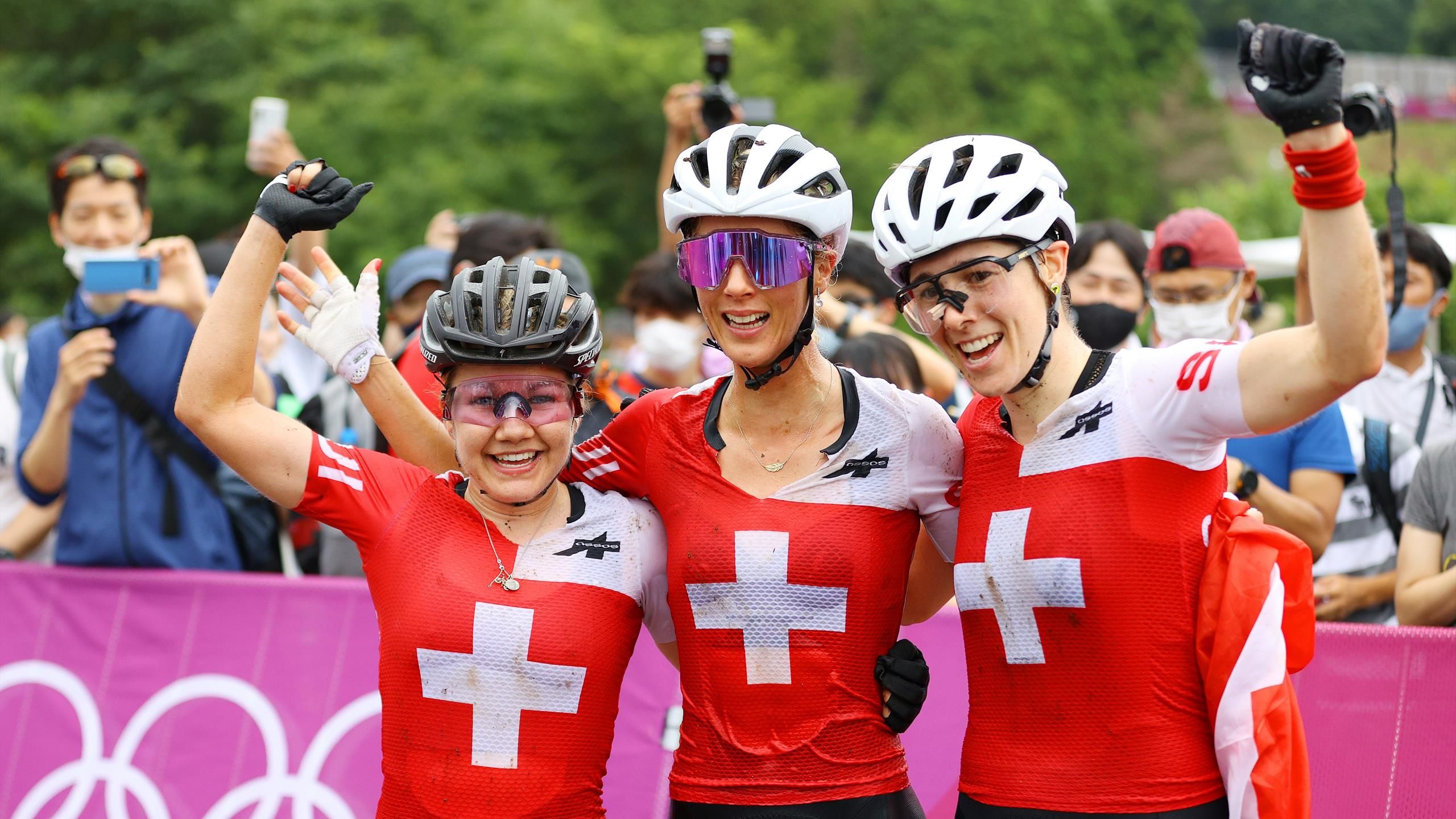 Garderobe pols mesh Tokyo 2020 - Switzerland sweep the mountain bike podium in treacherous  conditions - Eurosport
