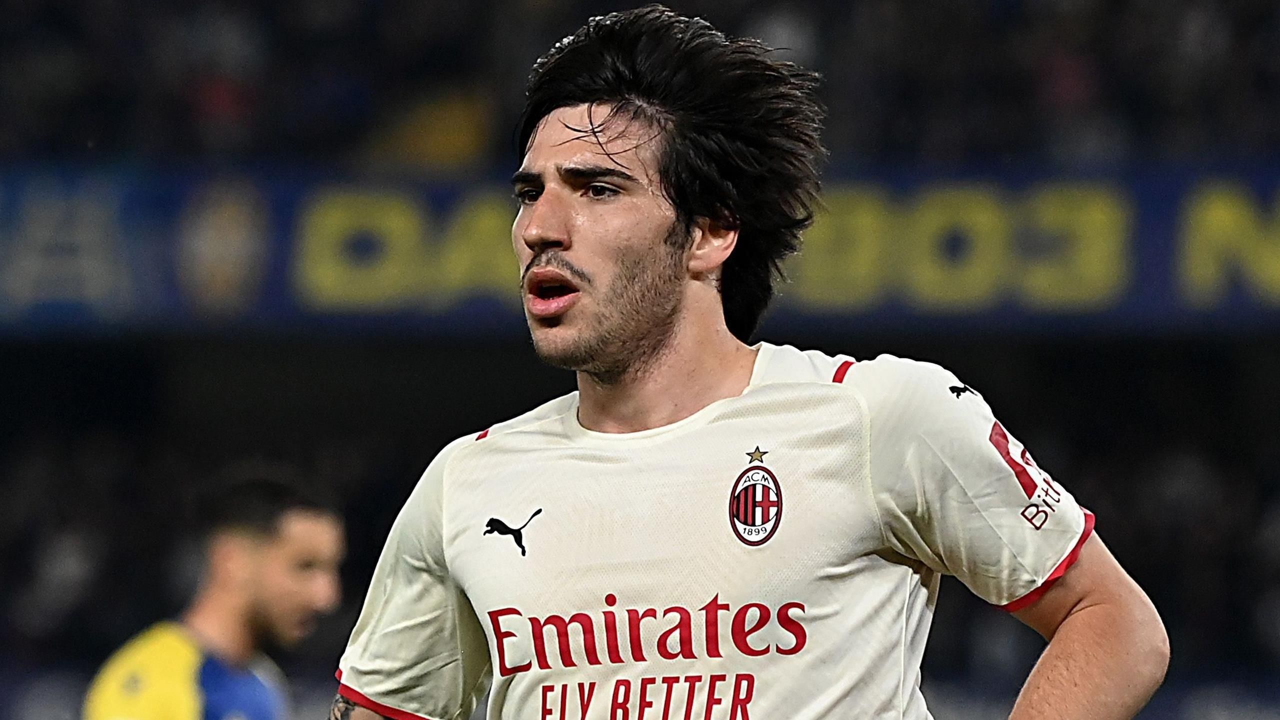 Milan rally to beat Verona and move step closer to Serie A title with Sandro Tonali and Leao starring - Eurosport