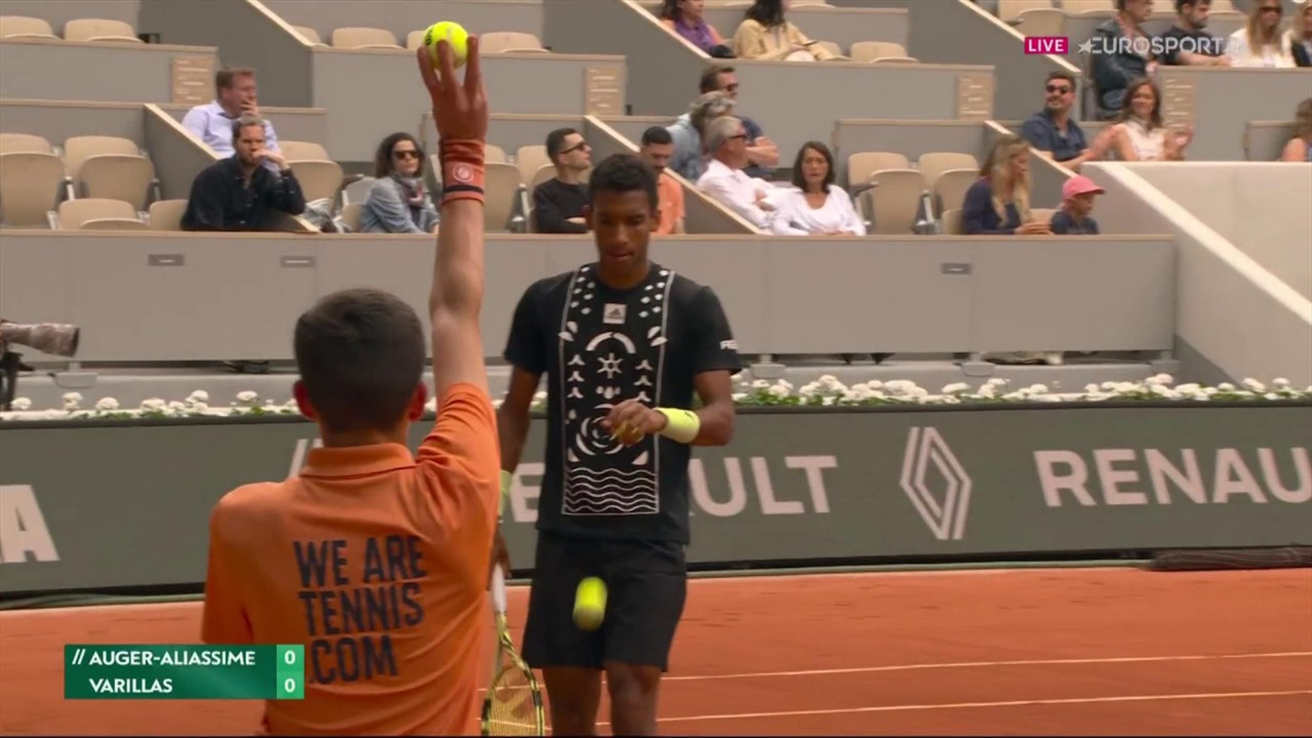Very nice start - Felix Auger-Aliassime begins match with delicious winner at 2022 French Open - Tennis video