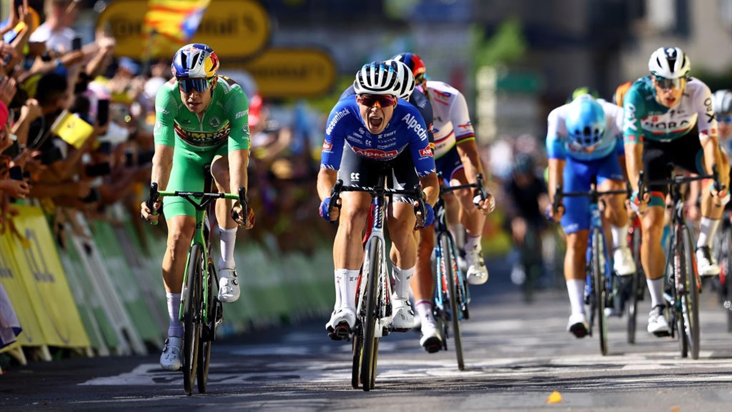 Ataque de nervios equipaje celebrar Tour de France: Jasper Philipsen pips Wout van Aert to Stage 15 win in  thrilling sprint finish on day of drama - Eurosport