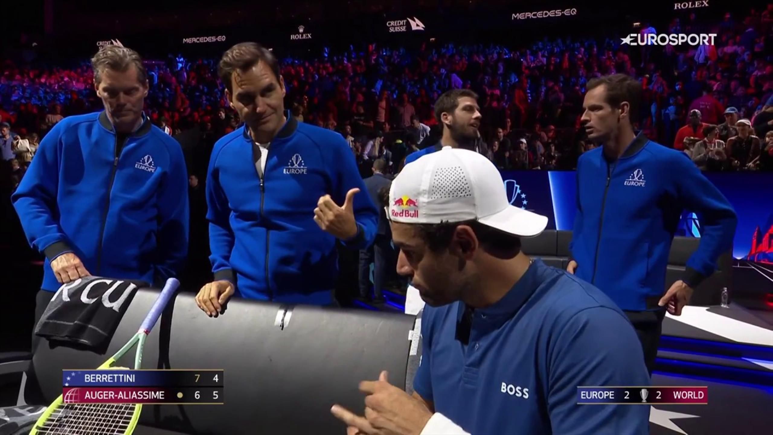 What, for the salad?! - Roger Federer teases Matteo Berrettini and coaches Italian at Laver Cup changeover - Tennis video