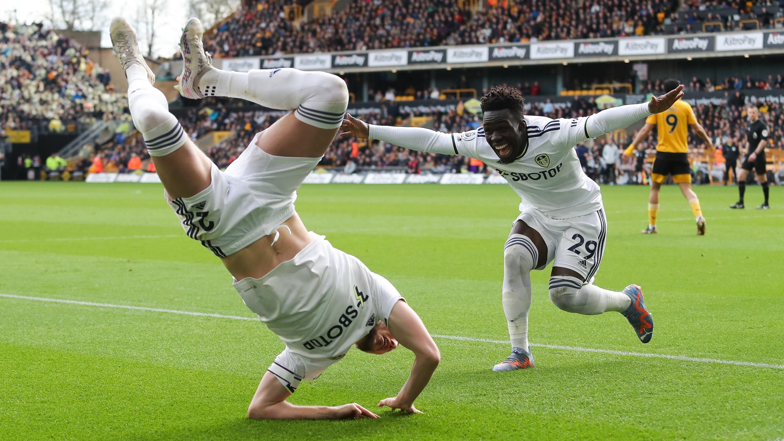 Leeds United take big Premier League win in thriller at Wolves, Brentford and Leicester draw, Villa win
