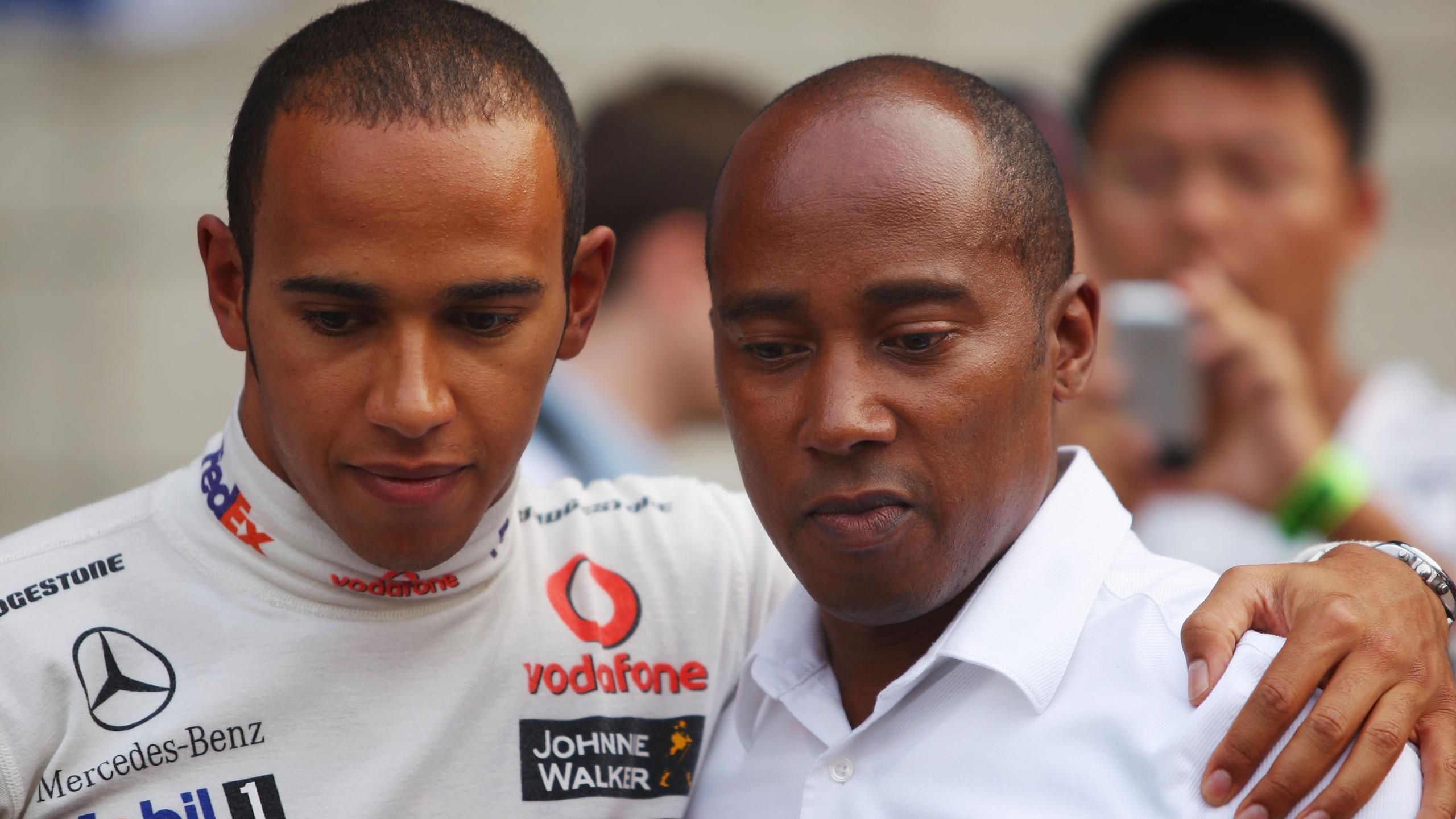 Lewis Hamilton 'broke £2.5m promise to his dad' - Eurosport