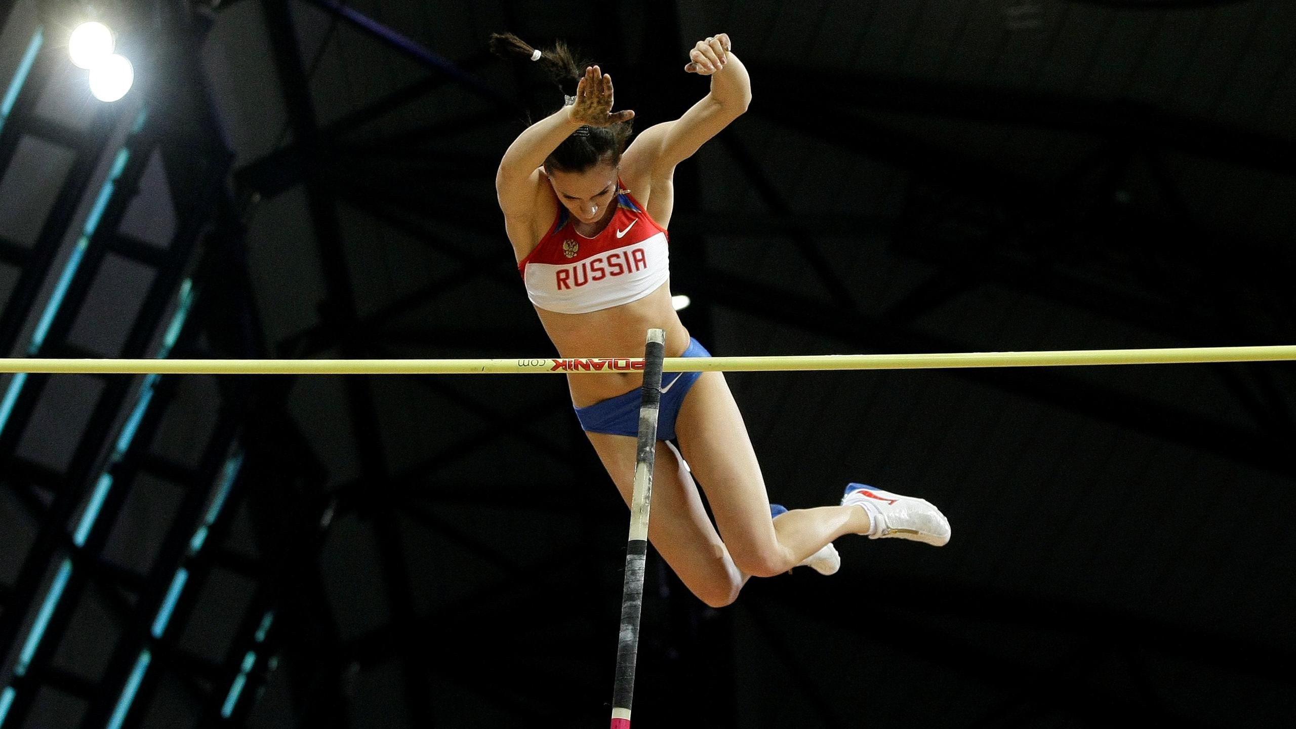 Pole vault queen Isinbayeva to return to training in 2015 Eurosport