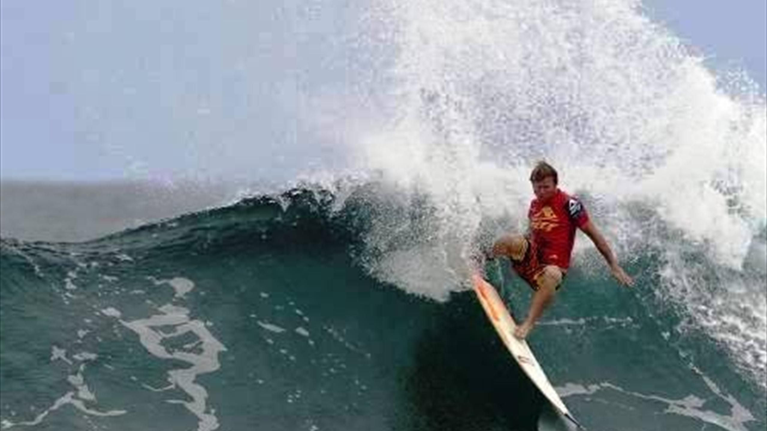 HURLEY ATHLETES DOMINATE THE SURF WORLD