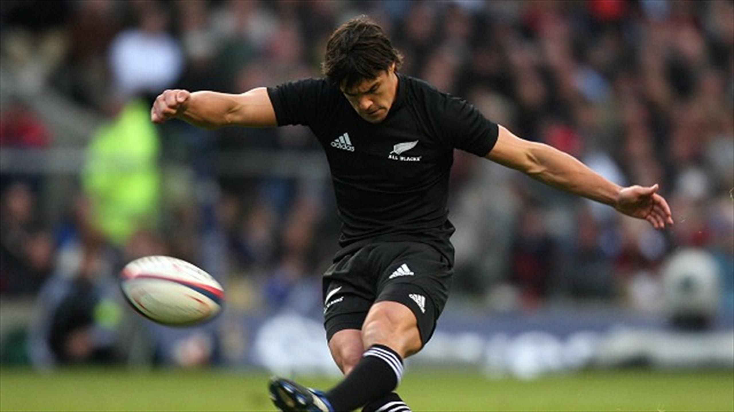 Dan Carter: All Blacks' two-time World Cup winner announces