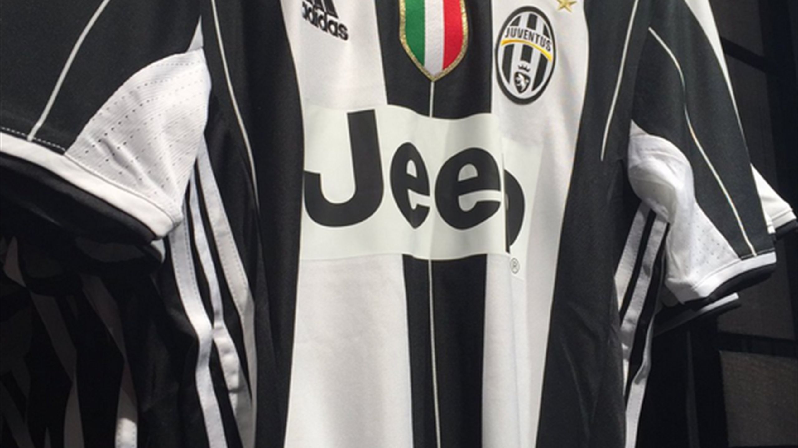 Juventus nuova store maglia 2016