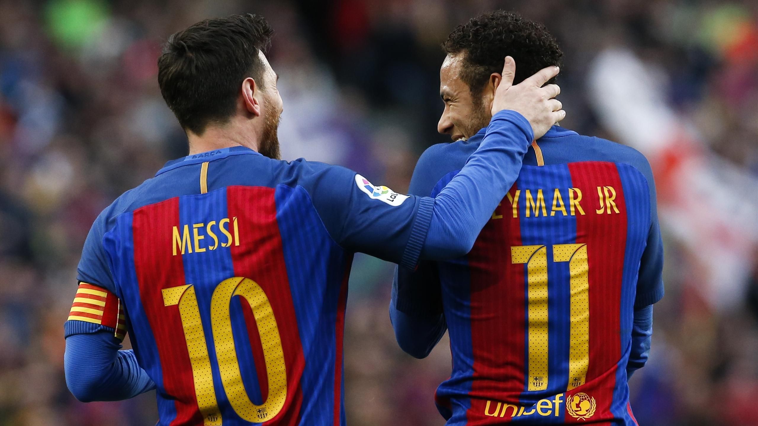 Neymar Tells Barcelona Get Lionel Messi Contract Sorted Eurosport