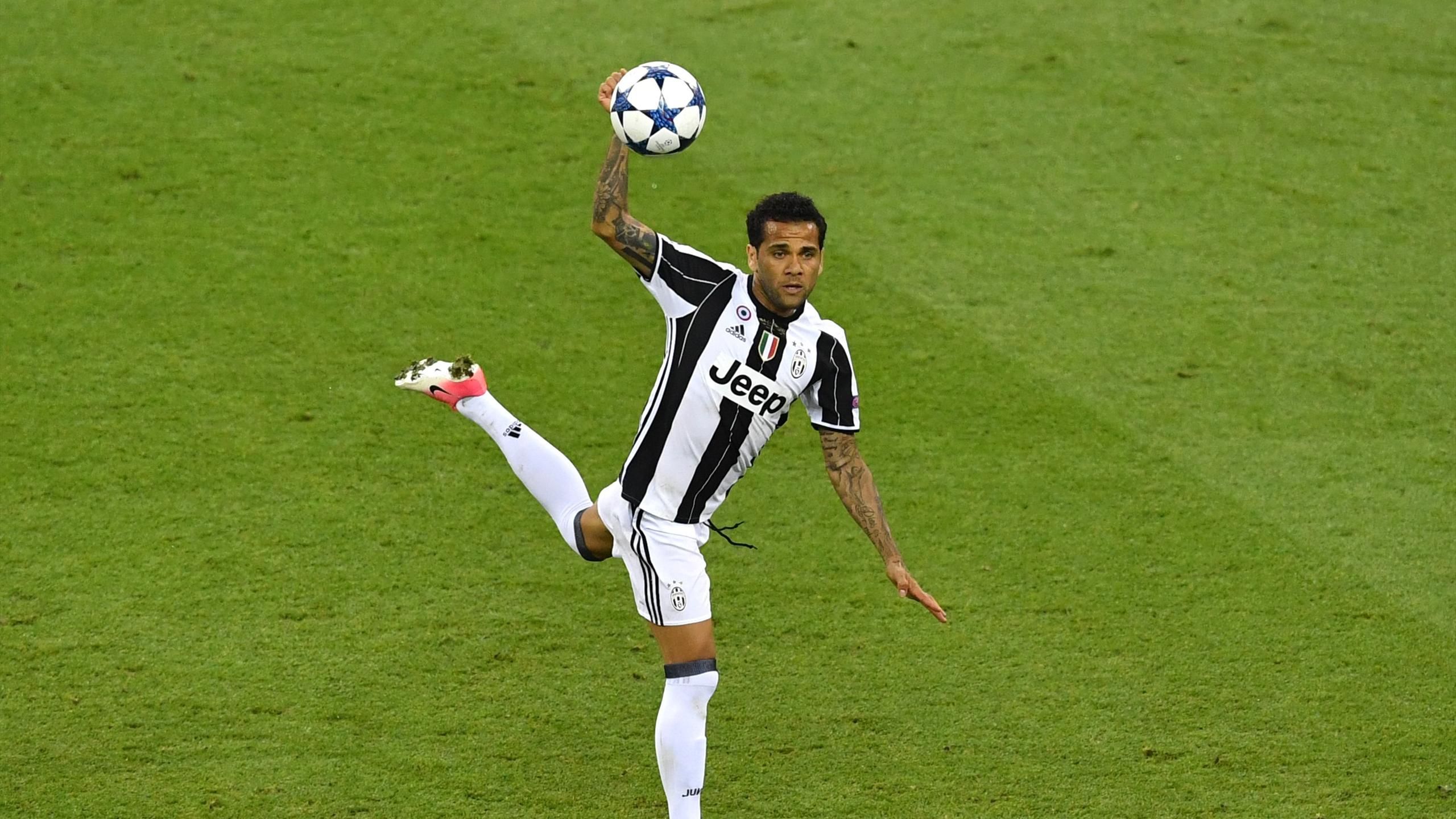 Dani alves boots sales