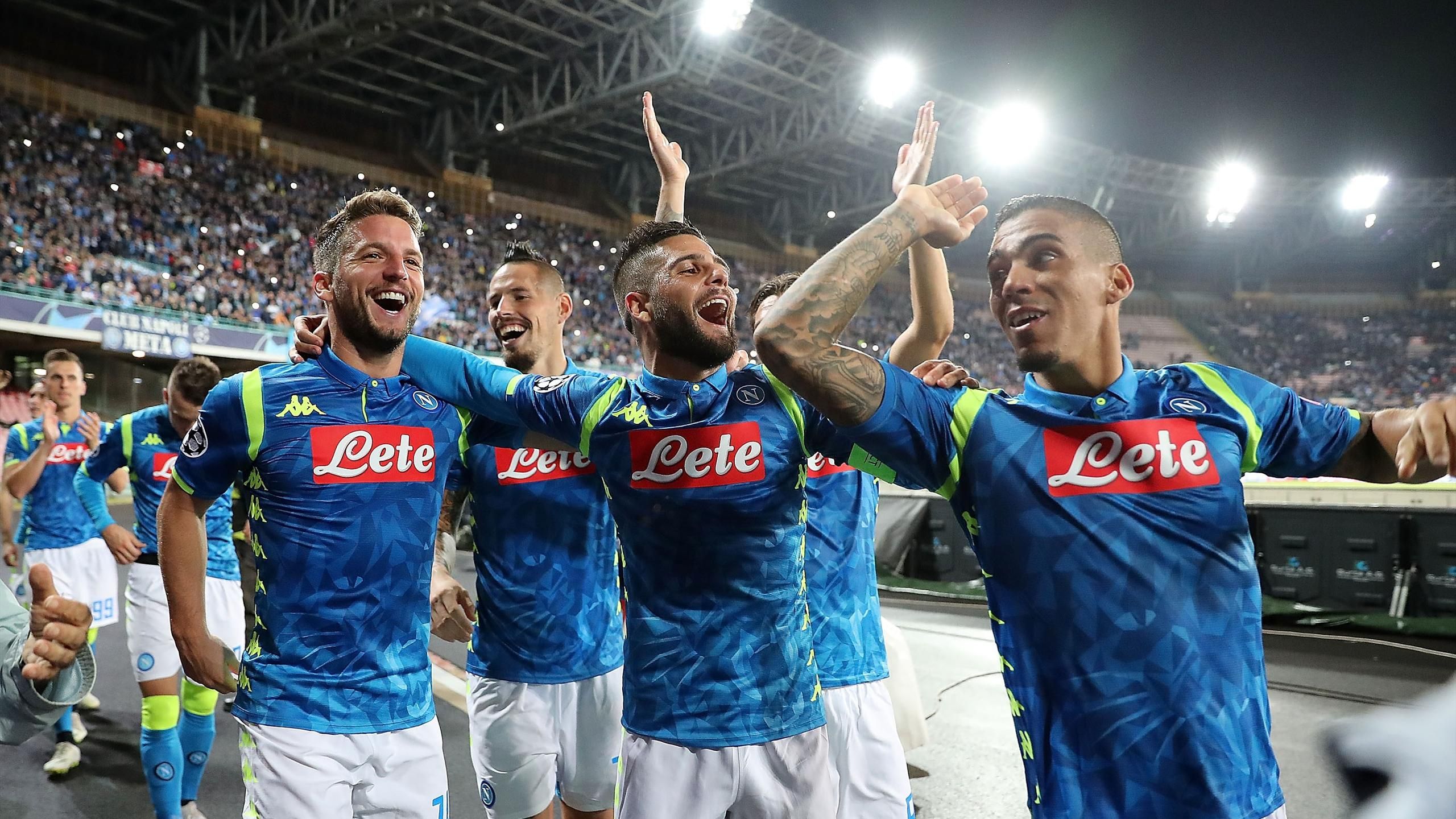 Lorenzo Insigne of SSC Napoli celebrates scoring their side's