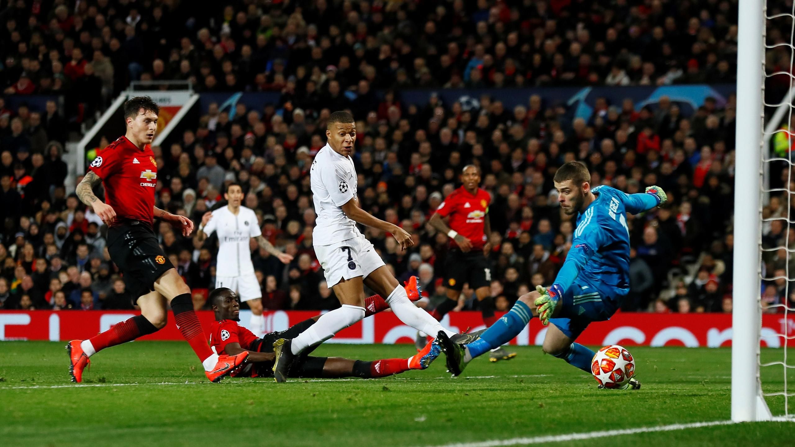 Manchester United v Real Madrid: Players recall famous night from