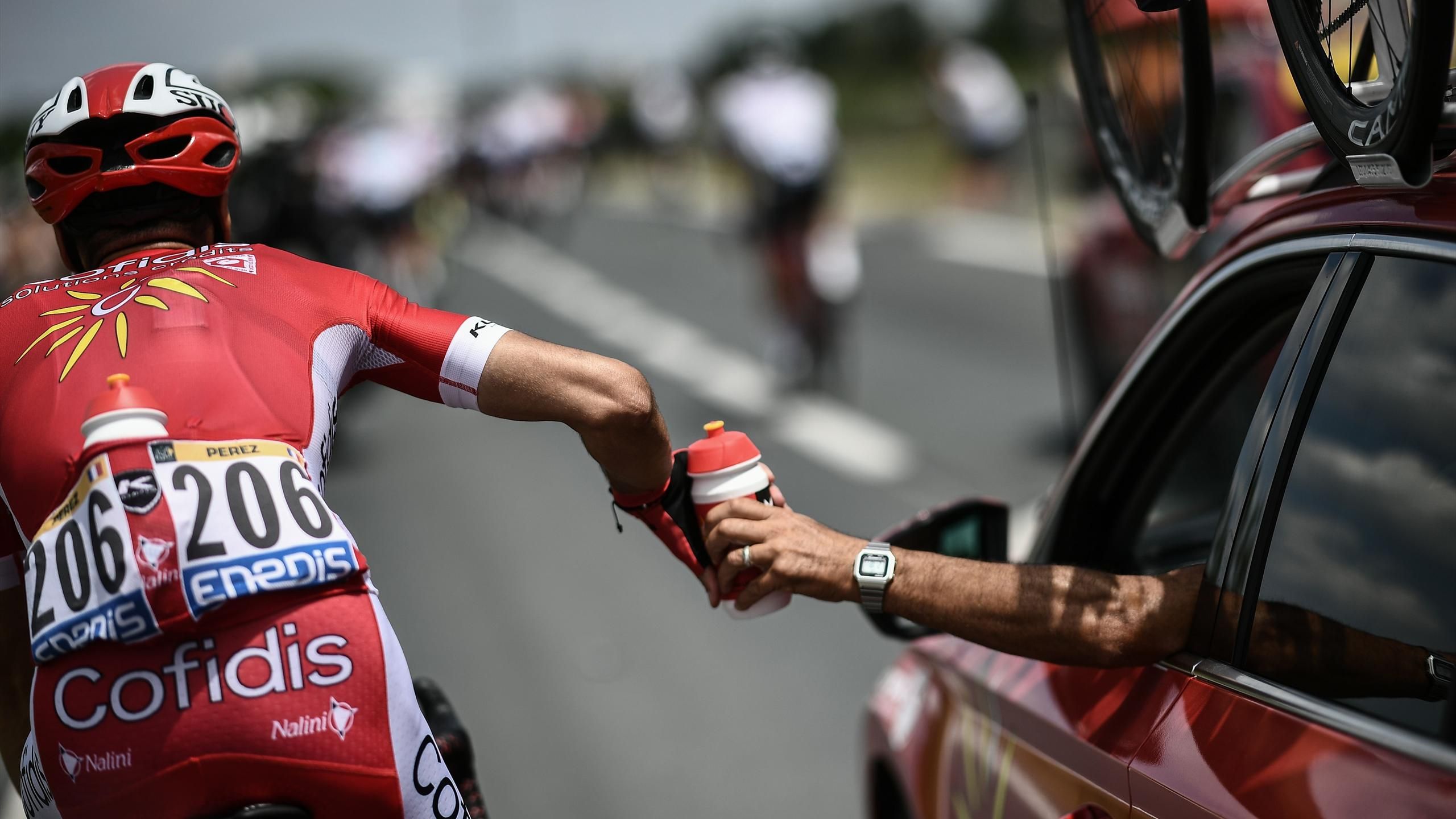 755 bidons per rider per year: How to solve cycling's water bottle