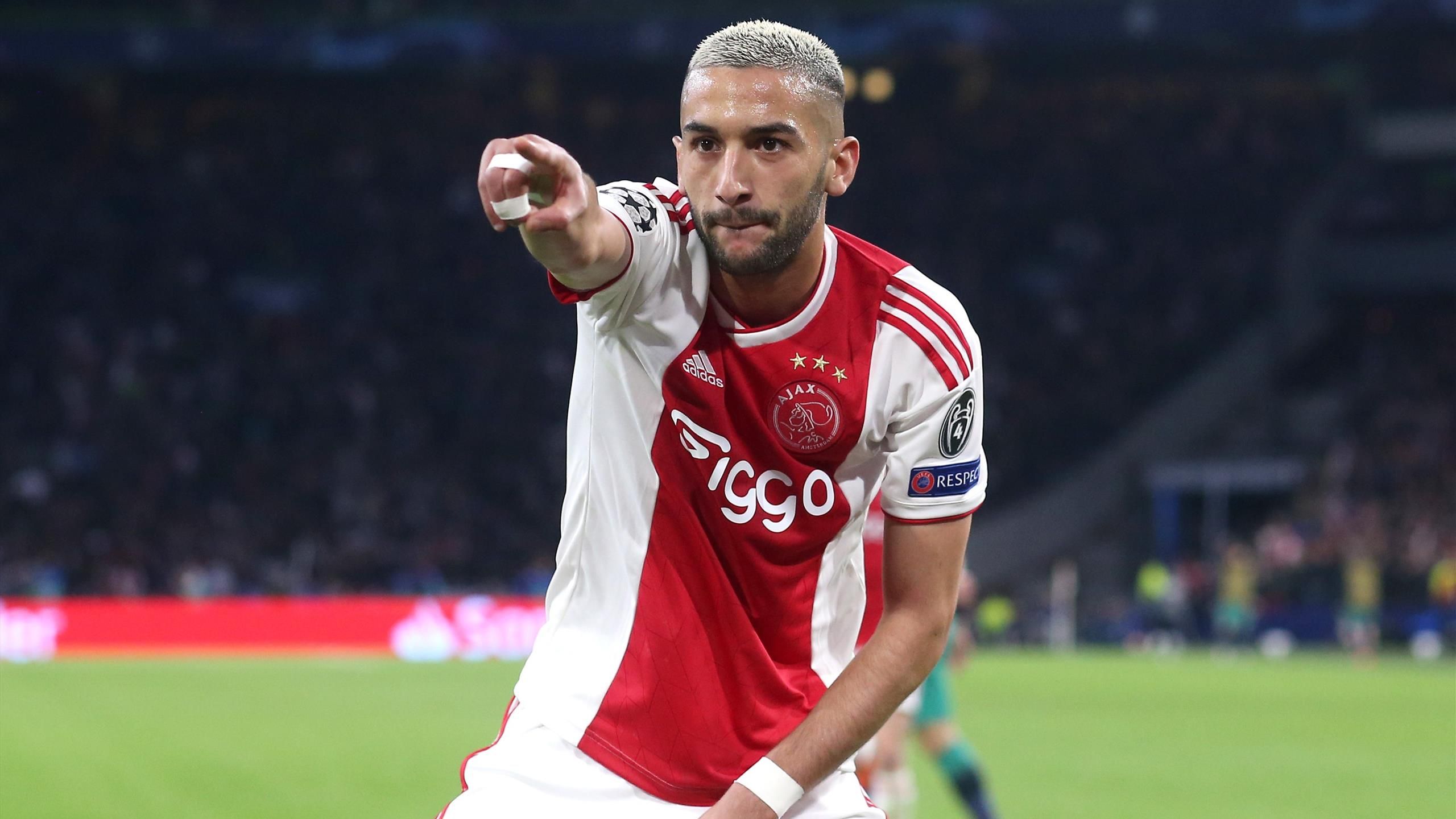 Arsenal London Ajax Sportdirektor Marc Overmars halt Hakim Ziyech fur besser als Mesut Ozil Eurosport