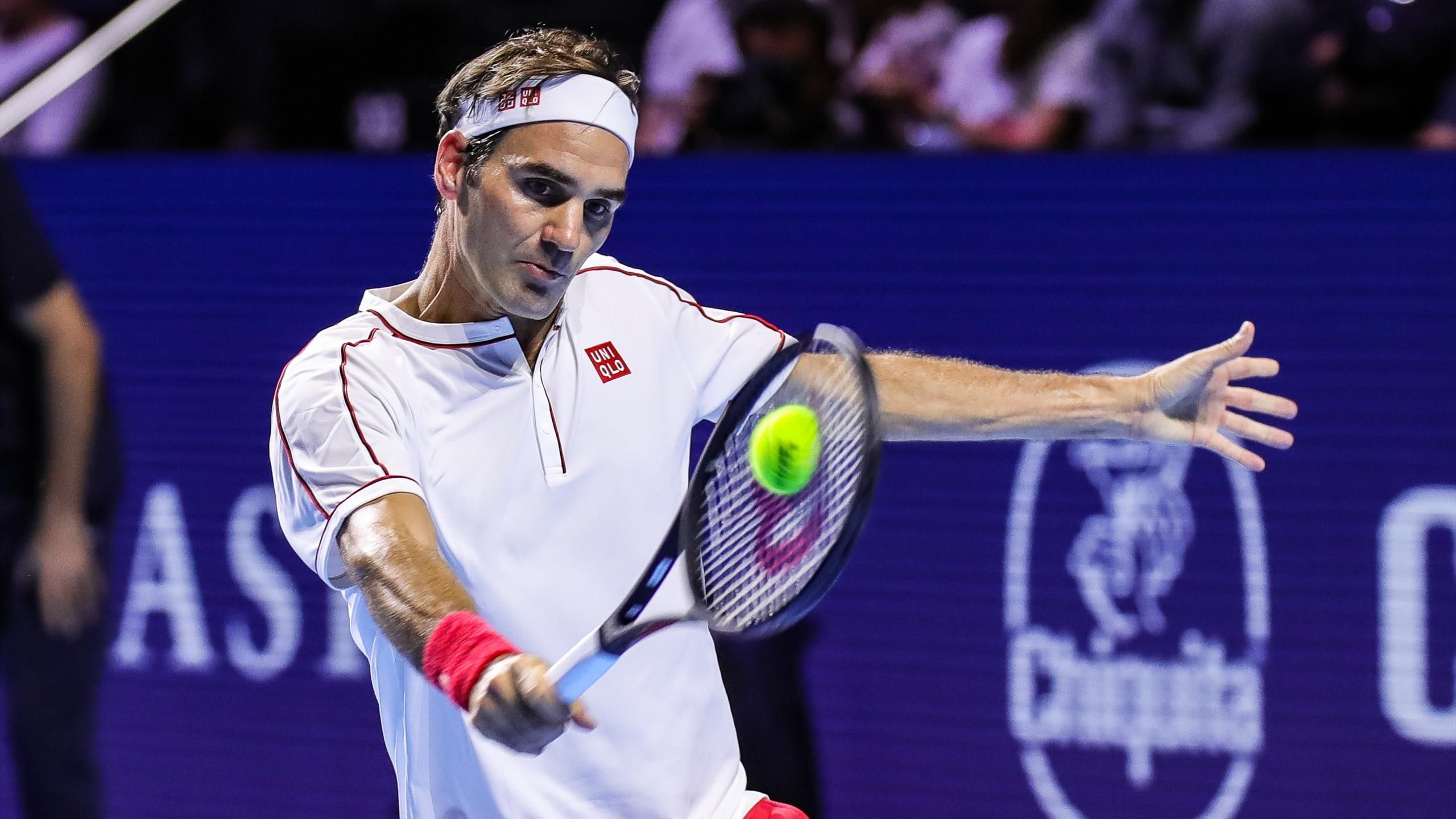 Tennis news - Roger Federer obliterates Radu Albot to reach Basel quarter-finals