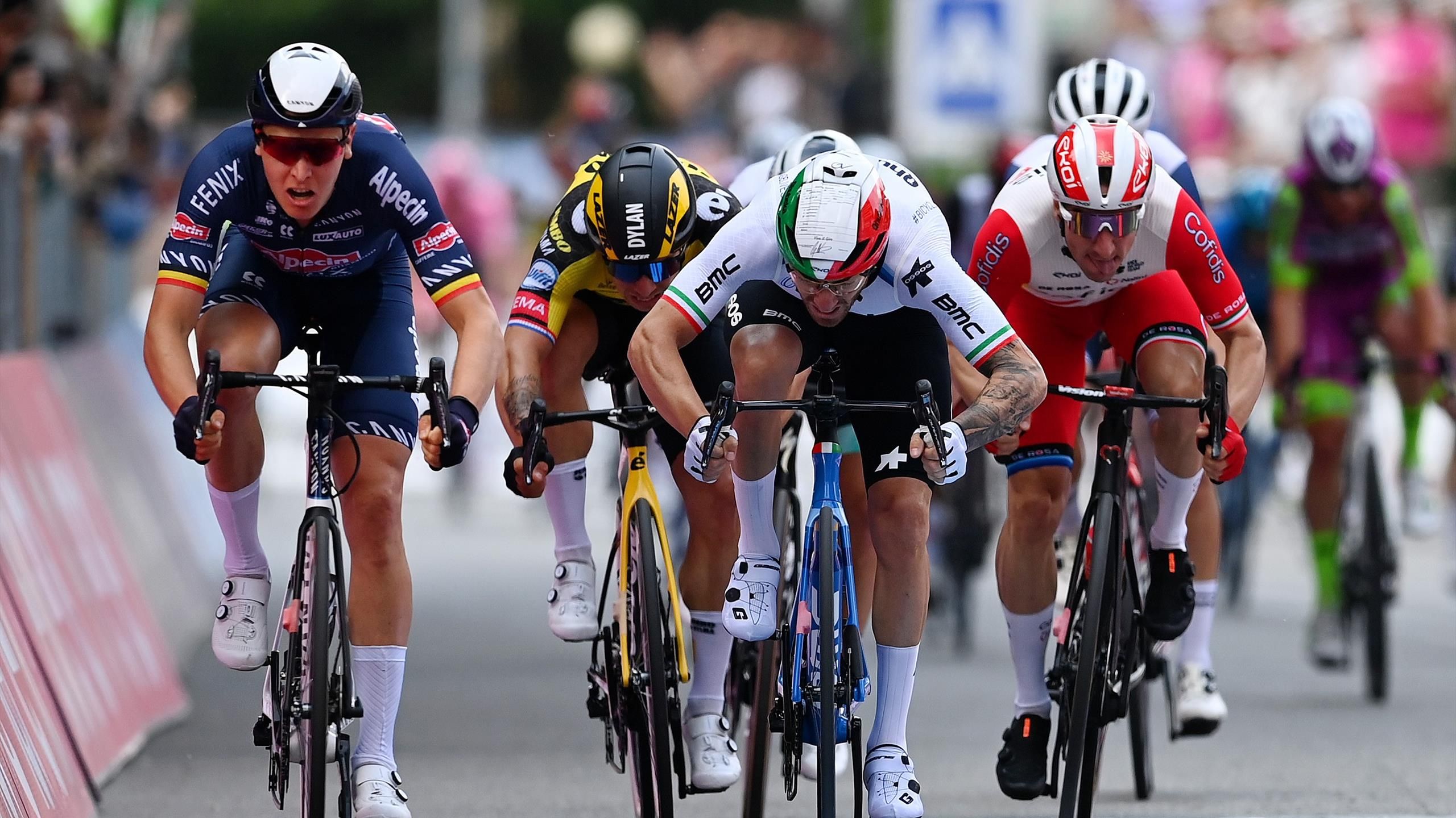 Giro d'Italia 2021 - 'Peter Sagan playing bumper cars' – How the big-name  sprinters fared on Stage 2 - Eurosport