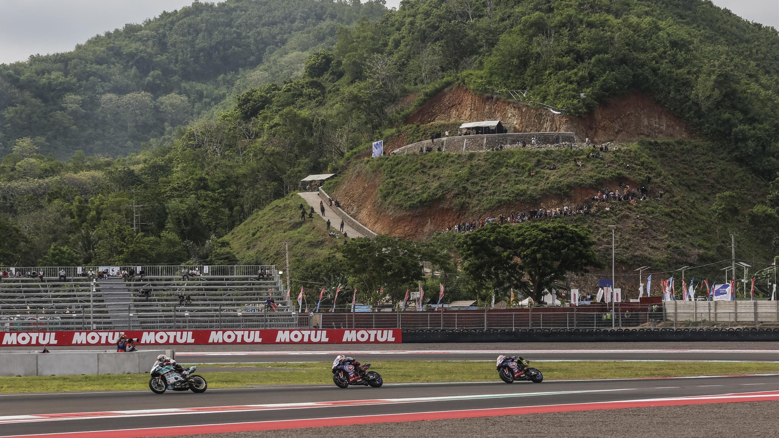 Race 1 of final World Superbike round pushed back to Sunday due to terrible weather in Indonesia