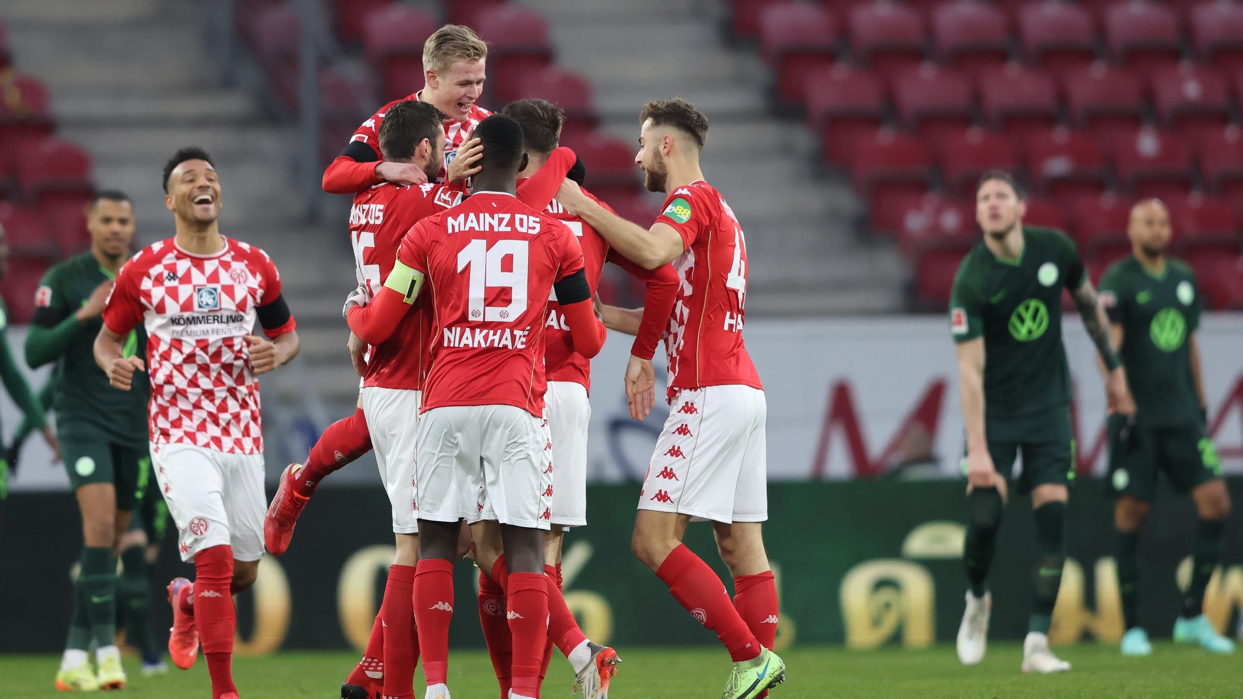 1. FSV Mainz 05 zwingt VfL Wolfsburg in die Knie und geht in der ...