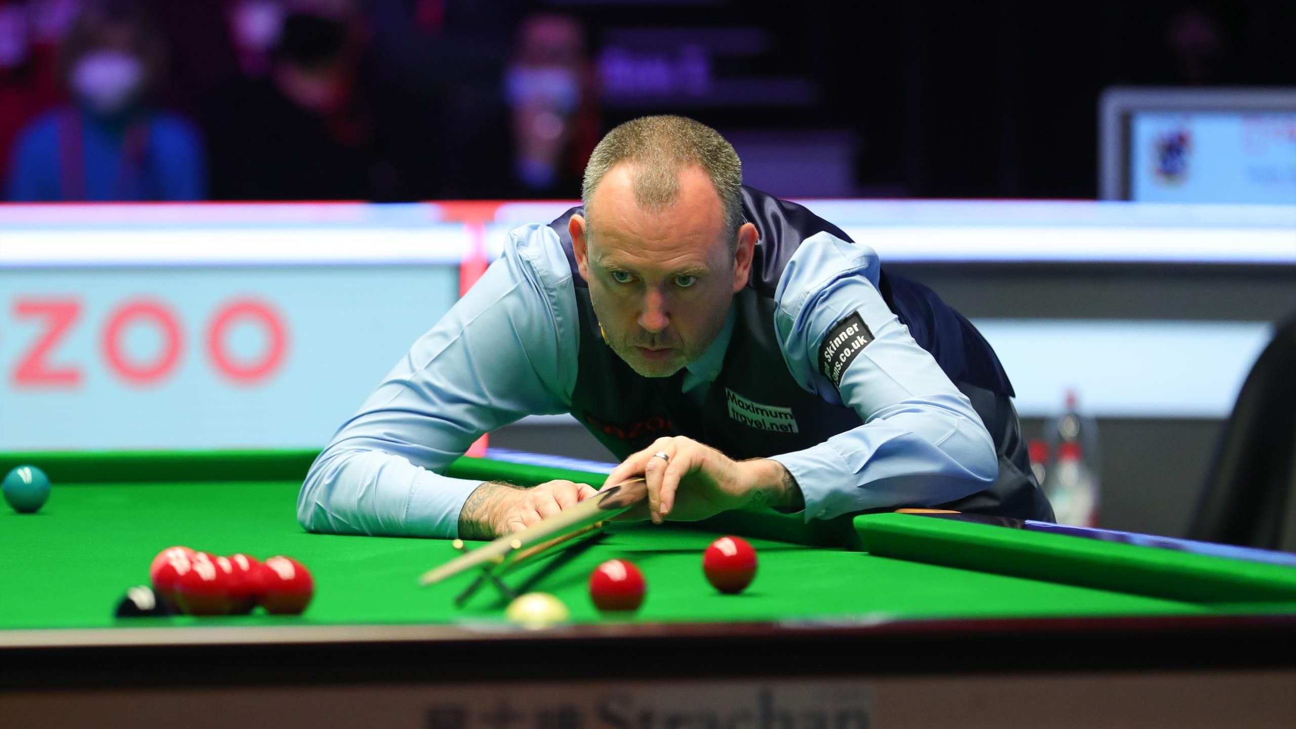 Mark Williams eases into last 16 of Snooker Shoot Out, world No