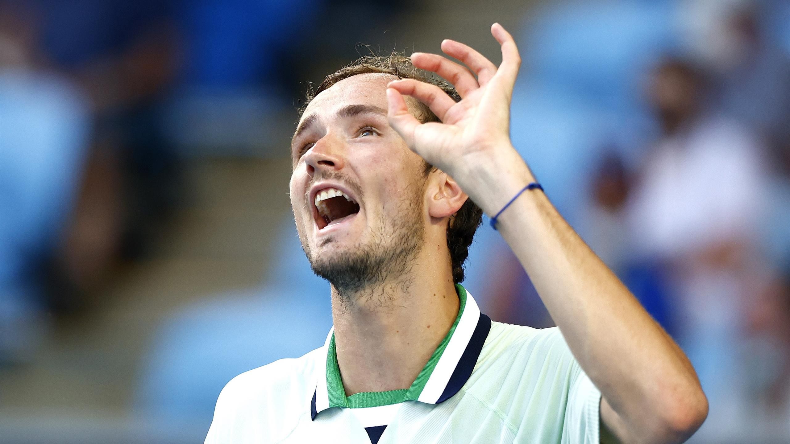 Daniil Medvedev overcomes Maxime Cressy in awkward encounter to reach Australian Open quarter-finals