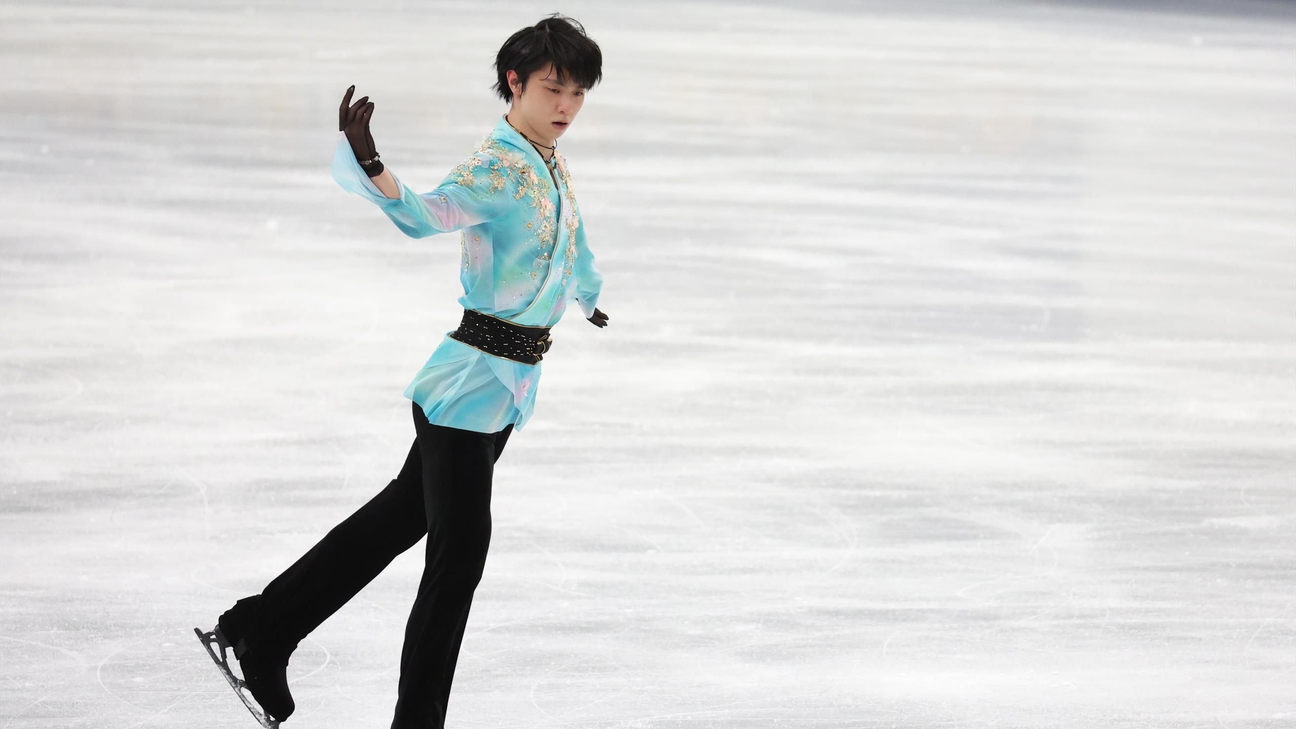 Yuzuru Hanyu finally arrives in Beijing to defend figure skating crown