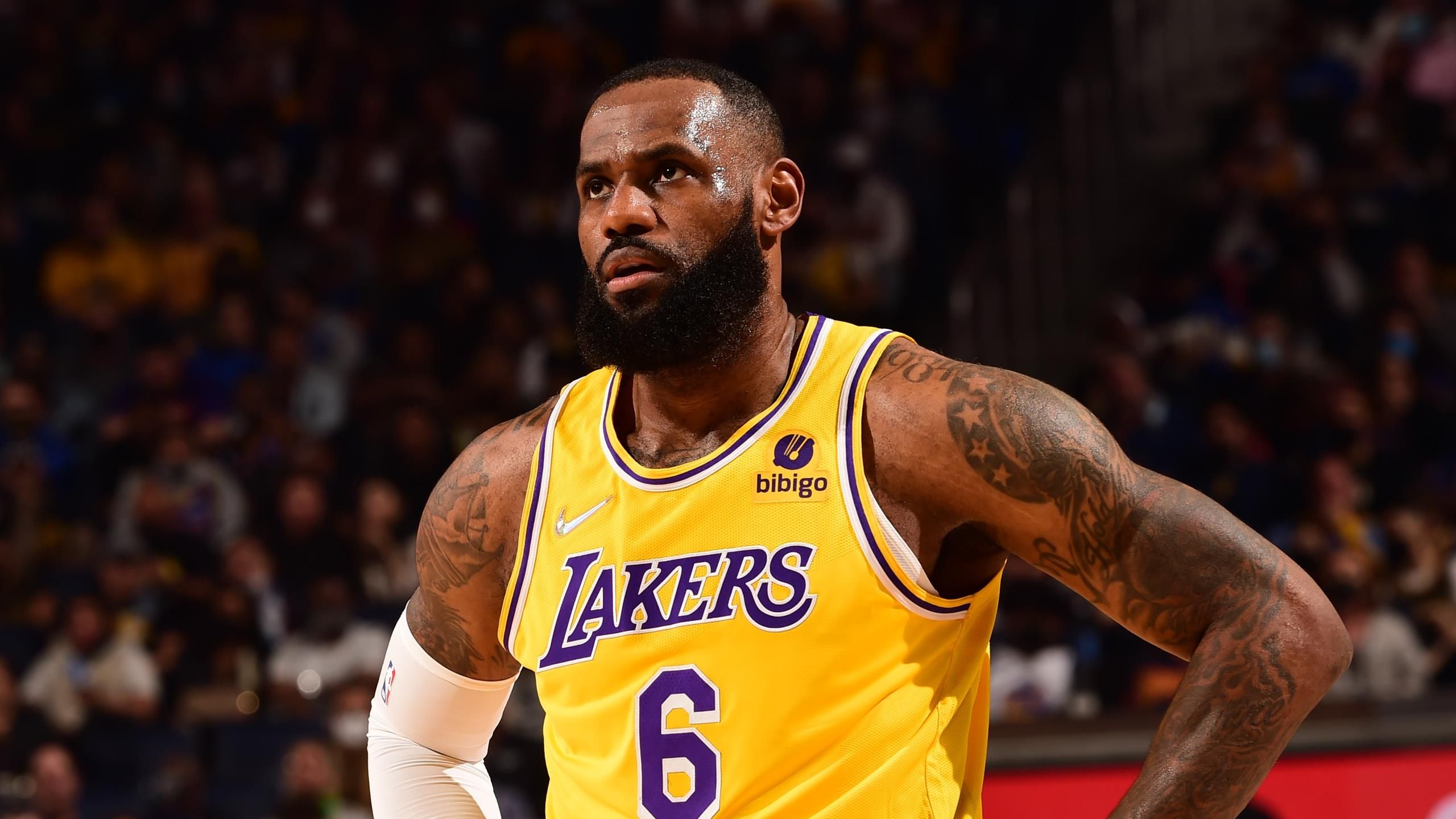 LeBron James scores 26 points to break all-time NBA scoring record in LA Lakers defeat to Golden State Warriors