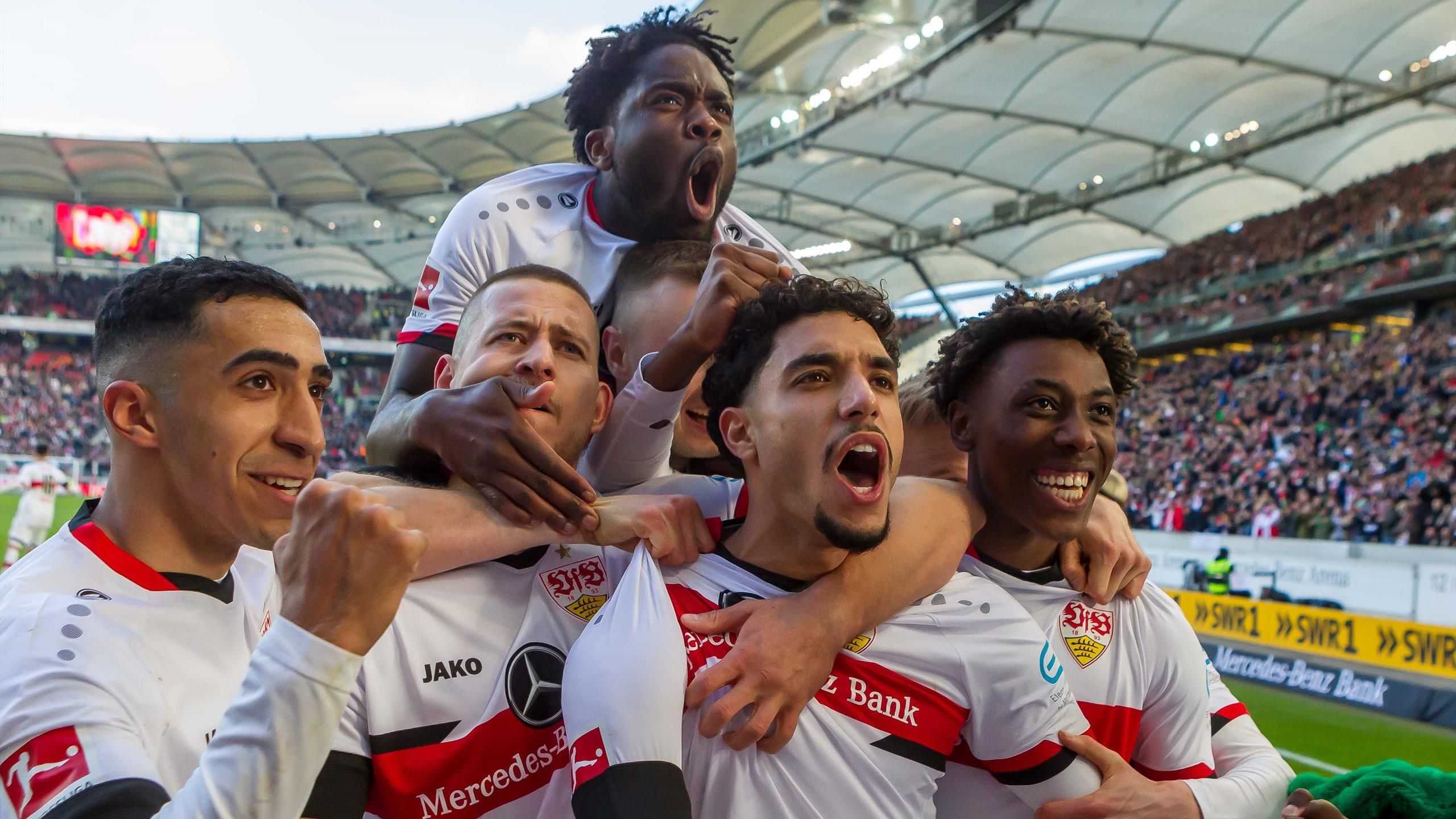 VfB Stuttgart schlägt FC Augsburg nach Rückstand - Marmoush und Tiago drehen das Spiel für den VfB