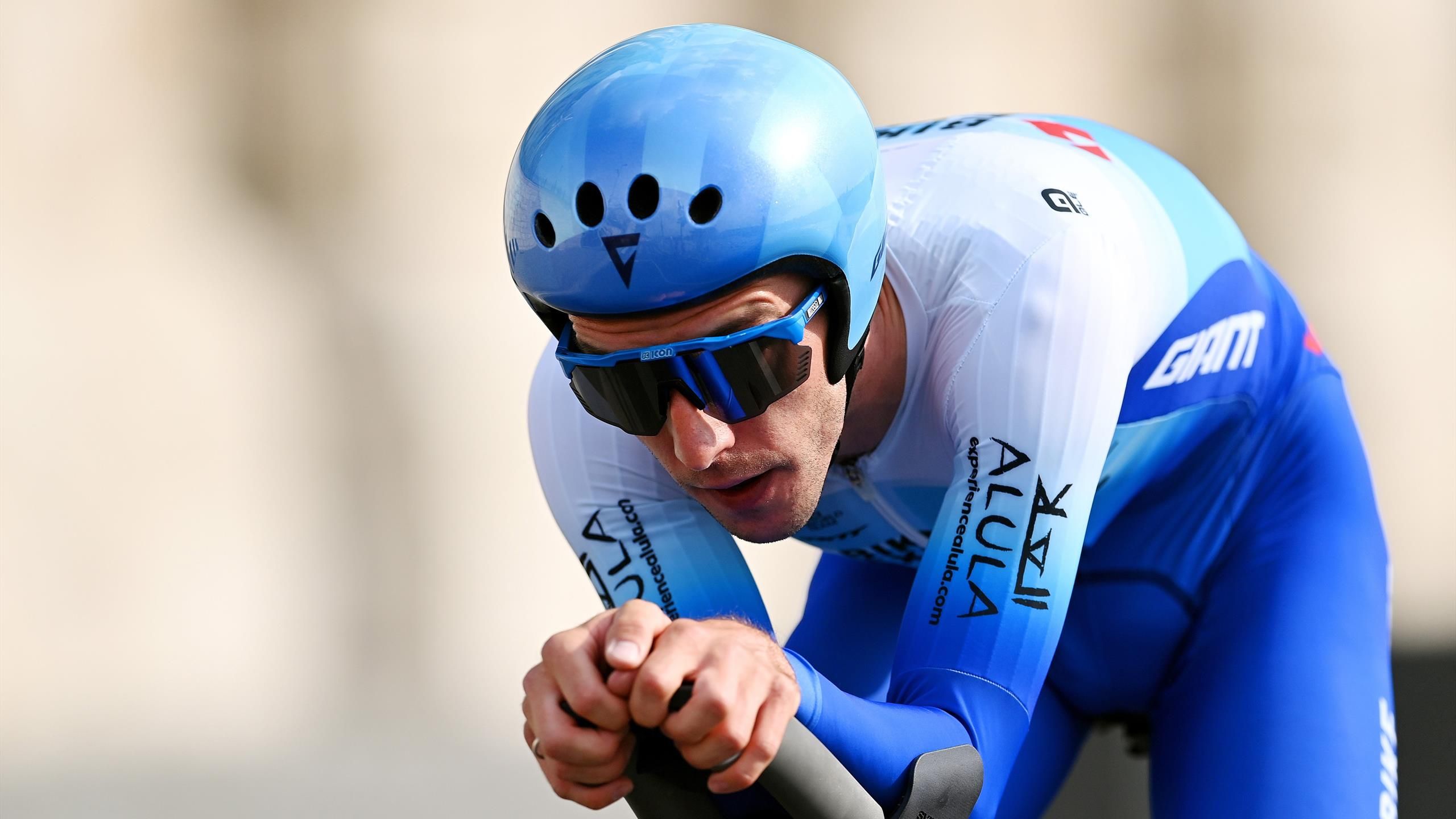 Giro dItalia 2022 Stage 2 as it happened - Simon Yates wins Individual time trial in Budapest to boost GC chances
