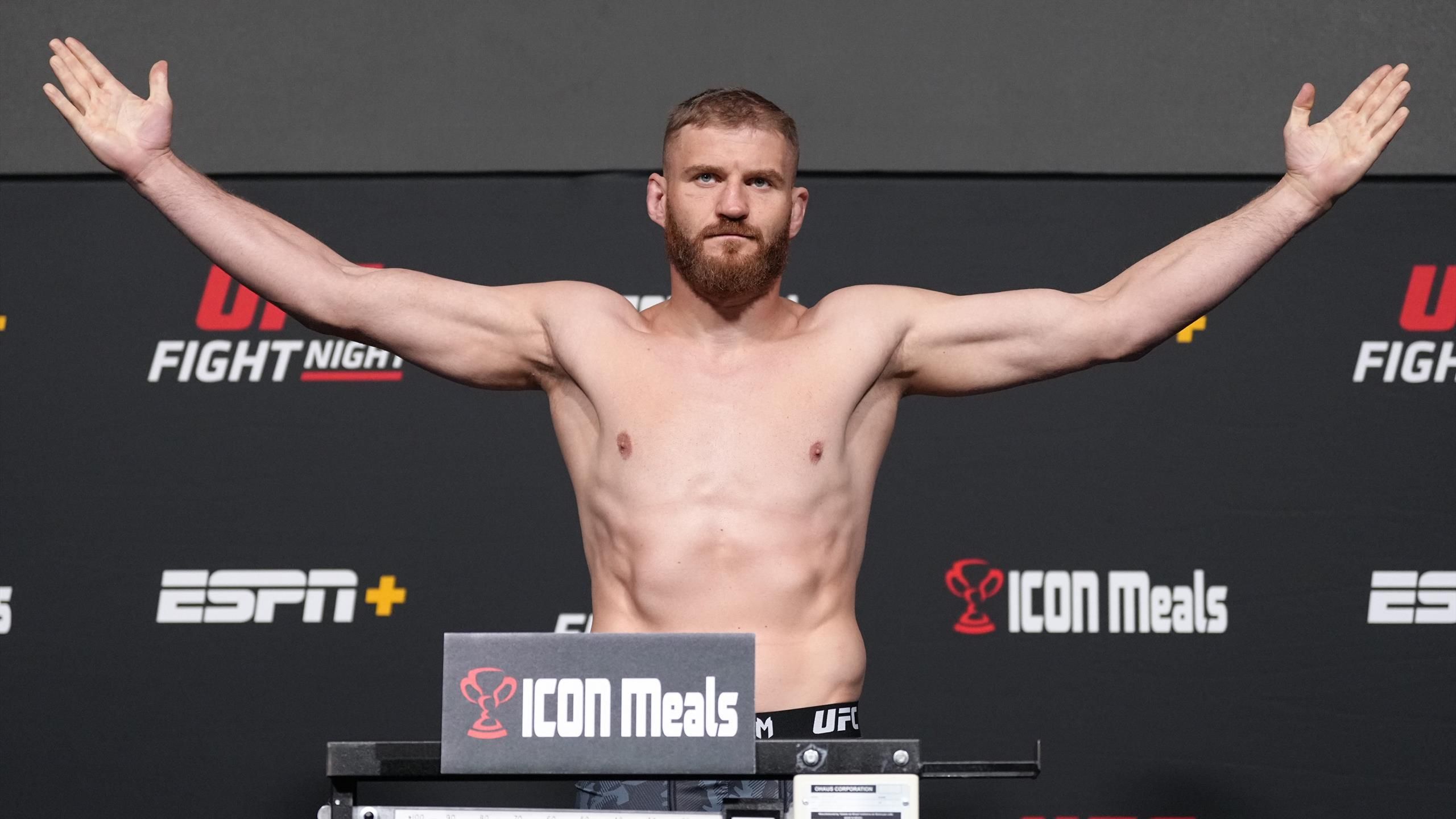 UFC Vegas 54 | Officiële wegingen: Hoofdpartij binnen twee minuten ...