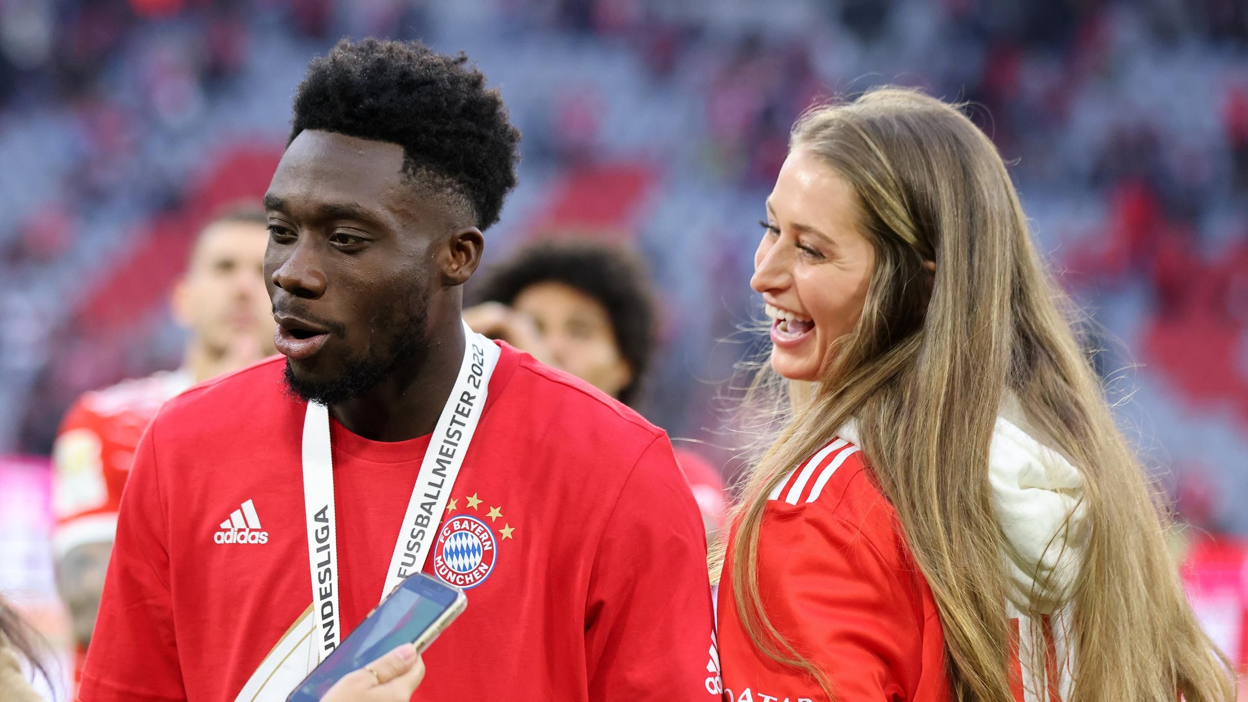 FC-Bayern-Star Alphonso Davies bestätigt Trennung von Freundin