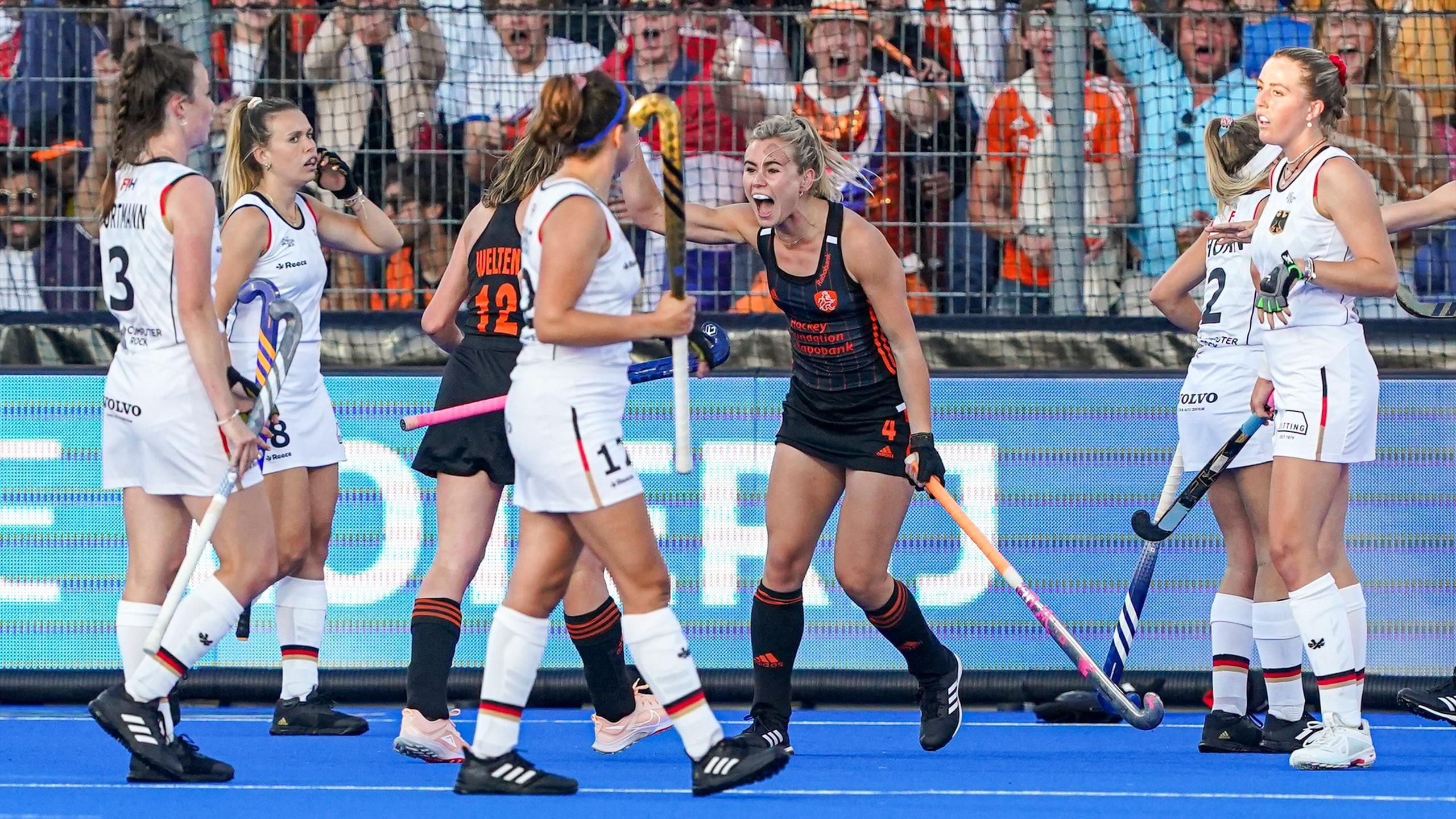 Hockey-WM - Deutsche Frauen unterliegen Niederlande vor großer Kulisse und kassieren erste Niederlage
