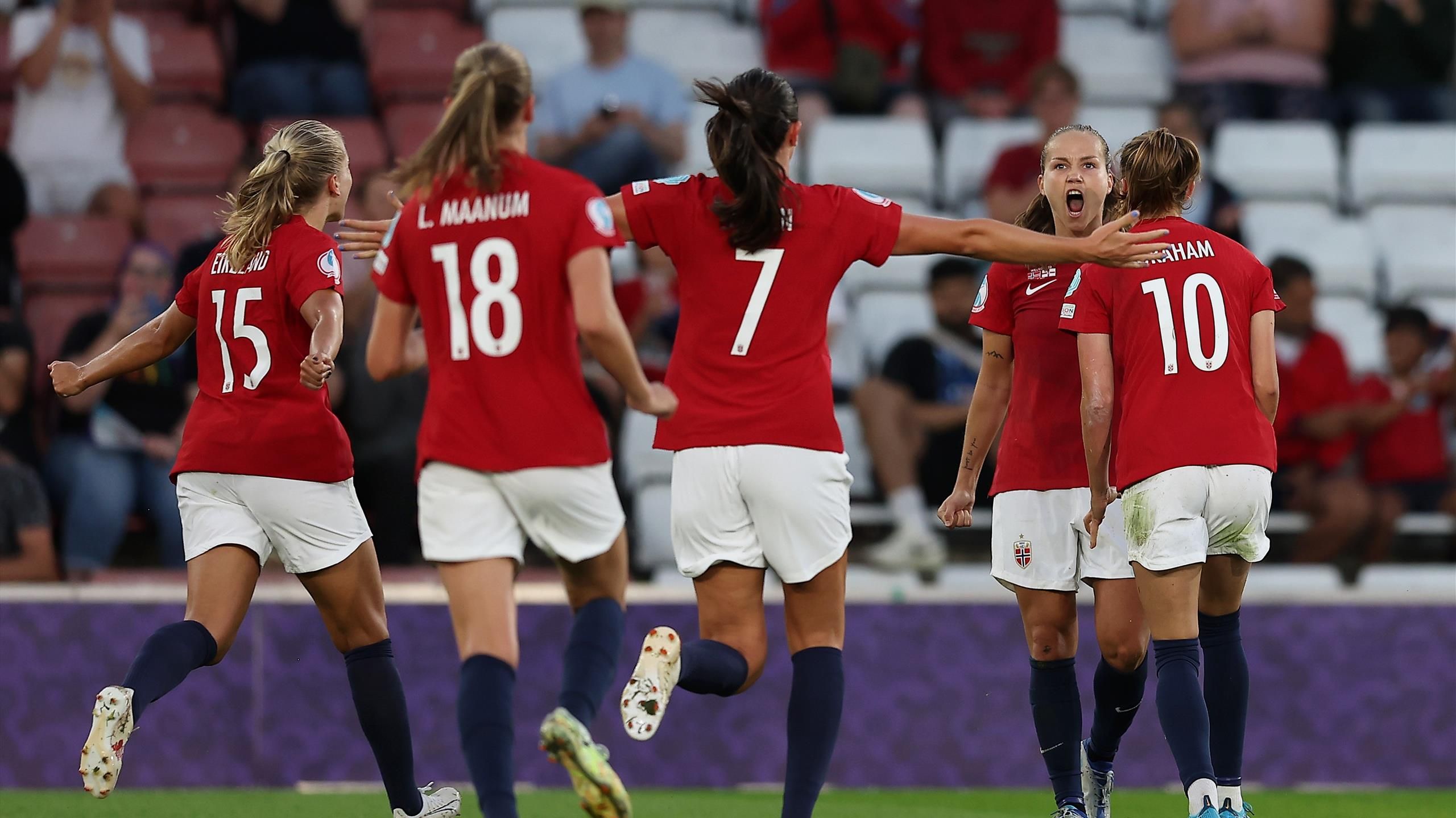 EM 2022 der Frauen Norwegen feiert souveränen Auftaktsieg gegen Nordirland - Hansen mit Elfmetertor