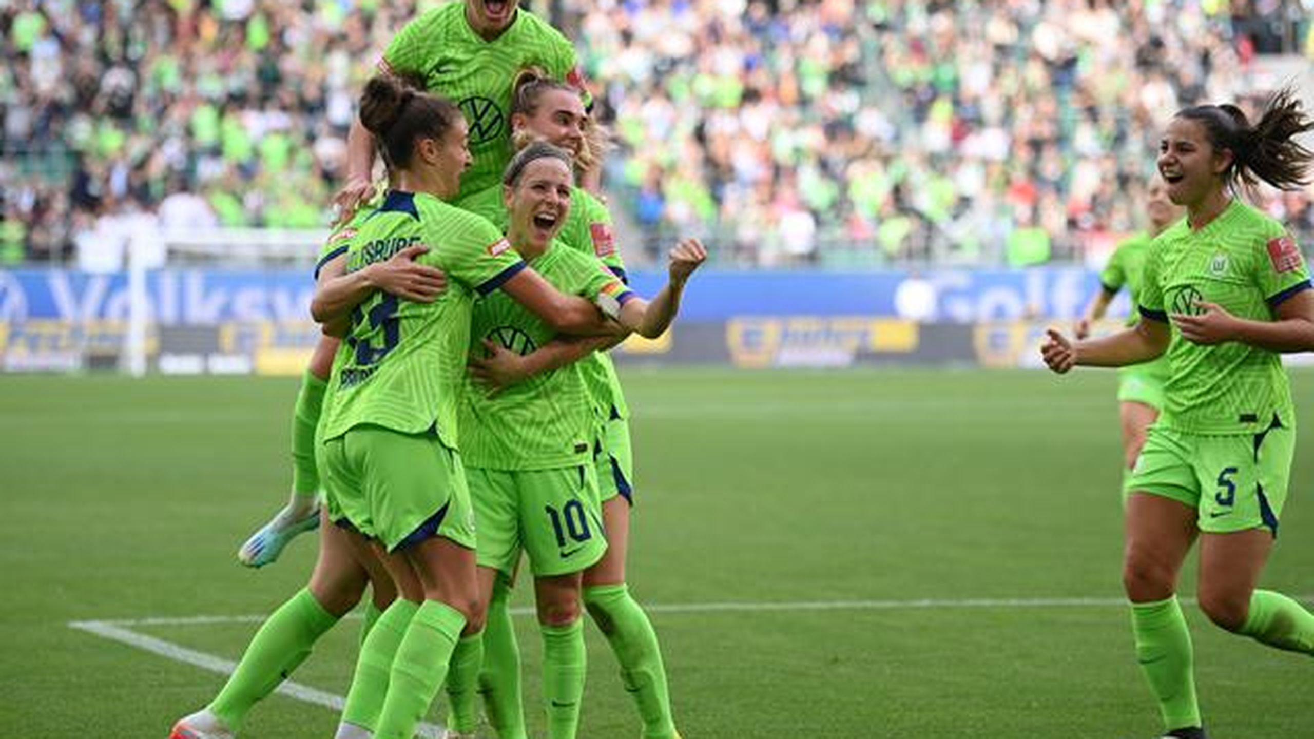 frauen-bundesliga-vfl-wolfsburg-gewinnt-das-topspiel-gegen-den-fc
