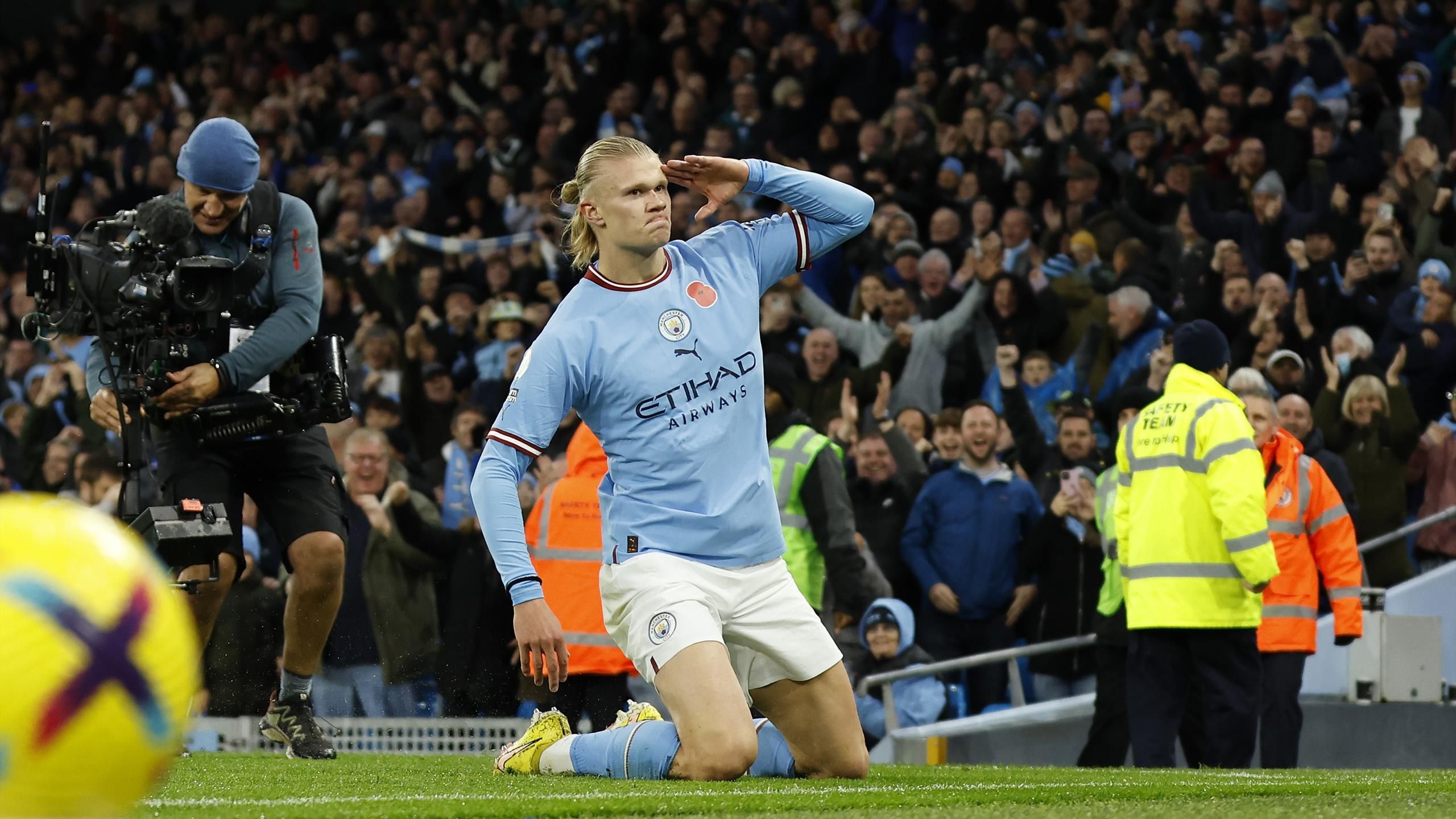 Manchester City 2-1 Fulham Erling Haaland grabs dramatic stoppage-time winner for 10-man hosts