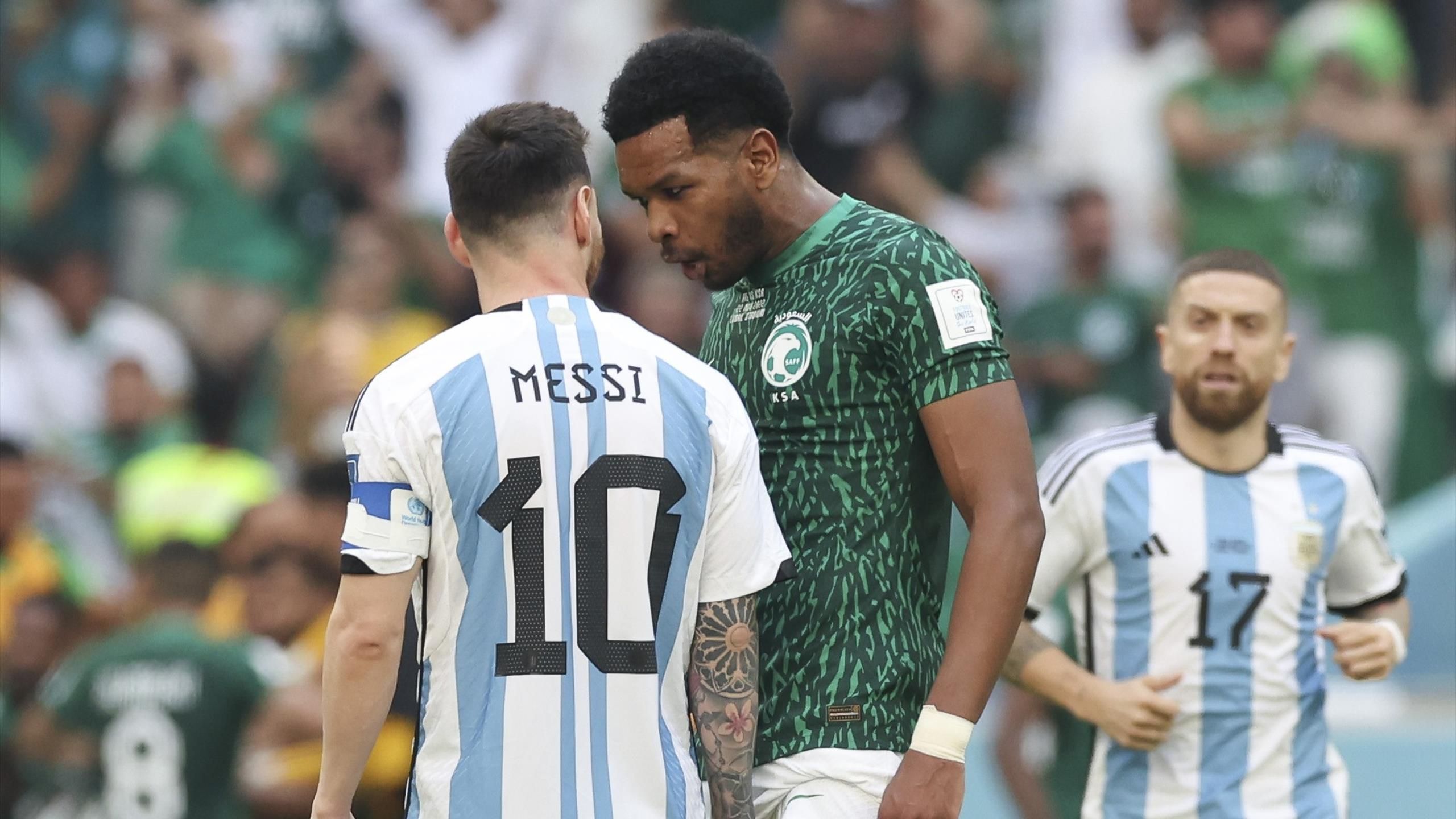 WM 2022 Lionel Messi wird bei Niederlage gegen Saudi-Arabien von Gegenspieler angemacht