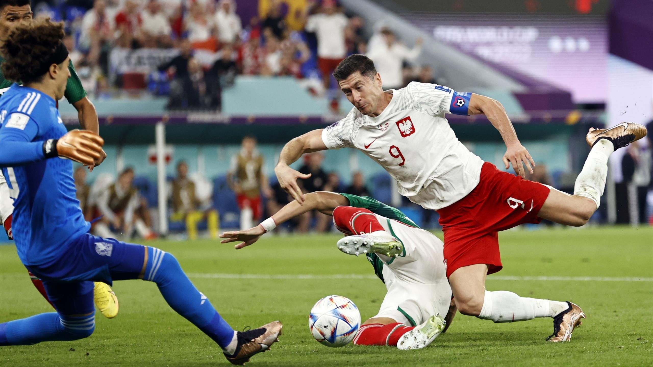 Puchar Świata |  Meksyk – Polska: Robert Lewandowski nie wykorzystuje rzutu karnego, remisując Polska i Meksyk