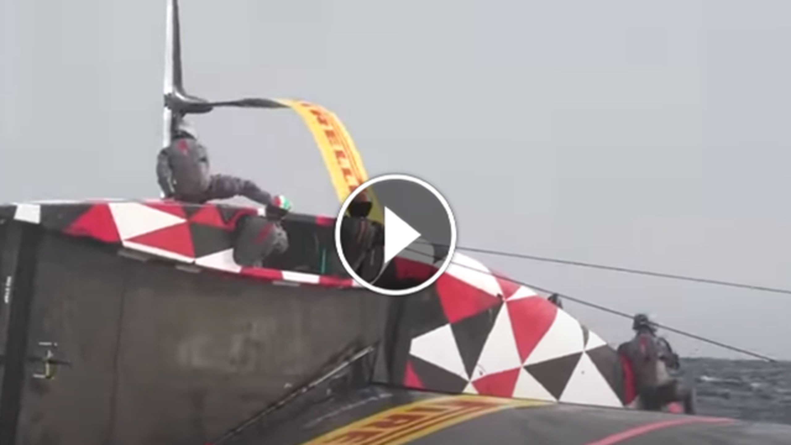 Luna Rossa, seconda scuffia in allenamento! Cosa si è fatta la barca ...