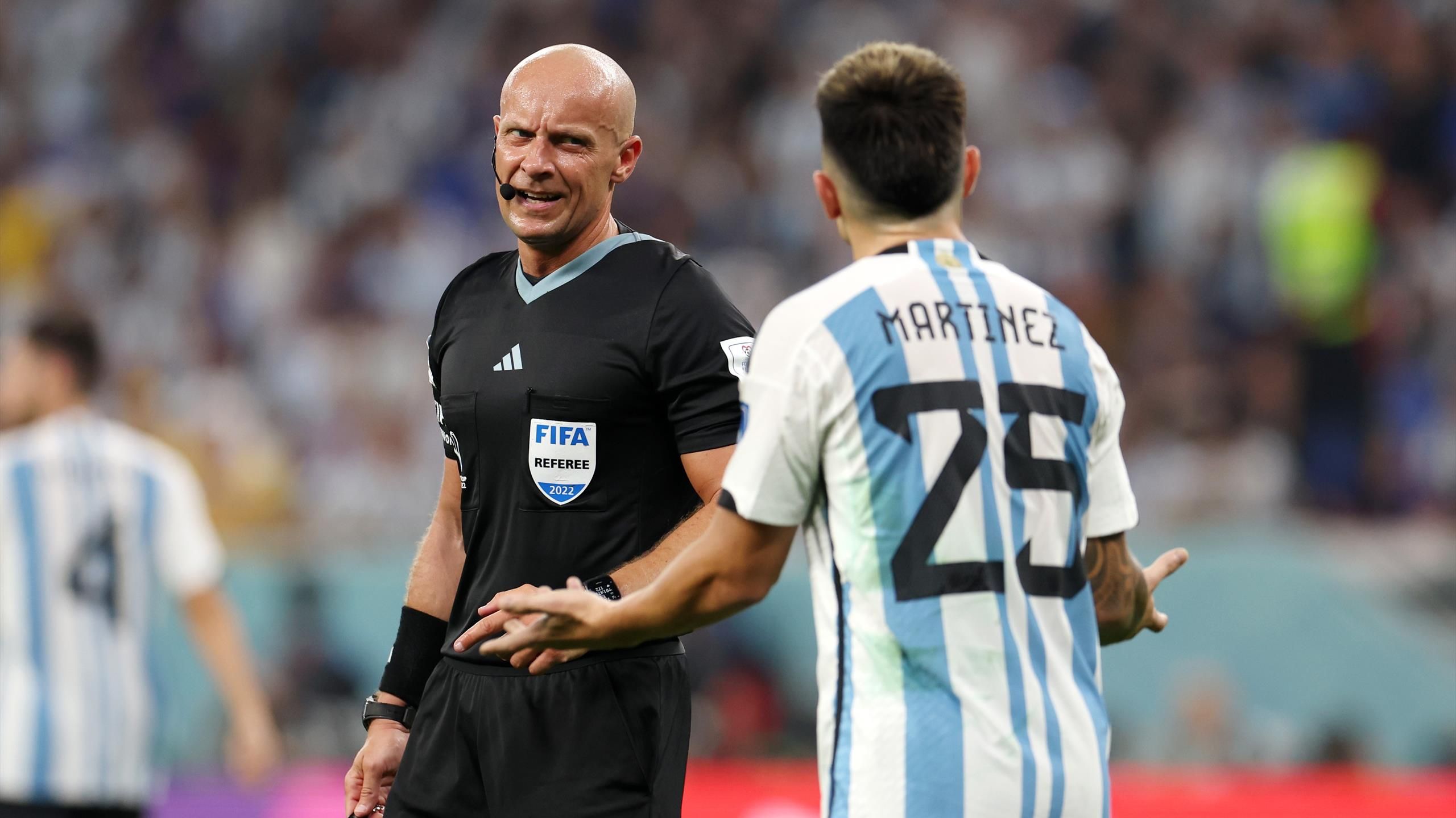 Who is the referee for the 2022 World Cup final between Argentina and France on Sunday?