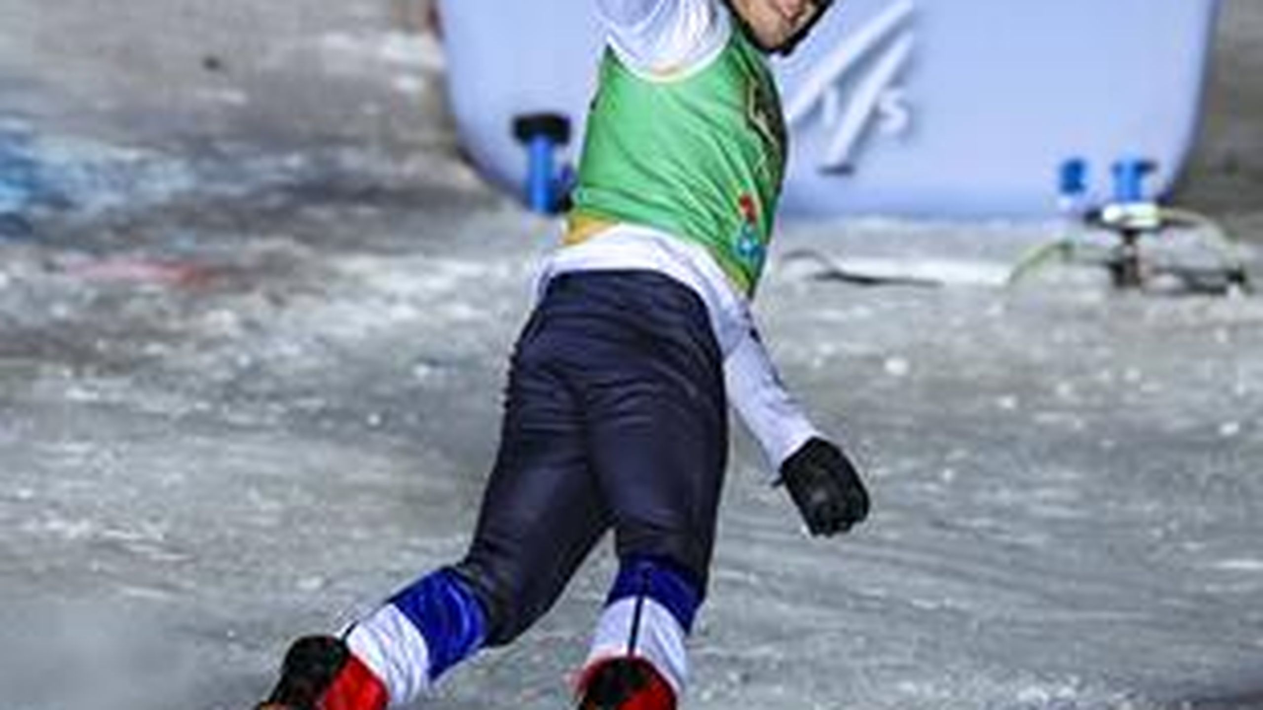 Snowboardcross : Le Français Merlin Surget signe sa première victoire ...