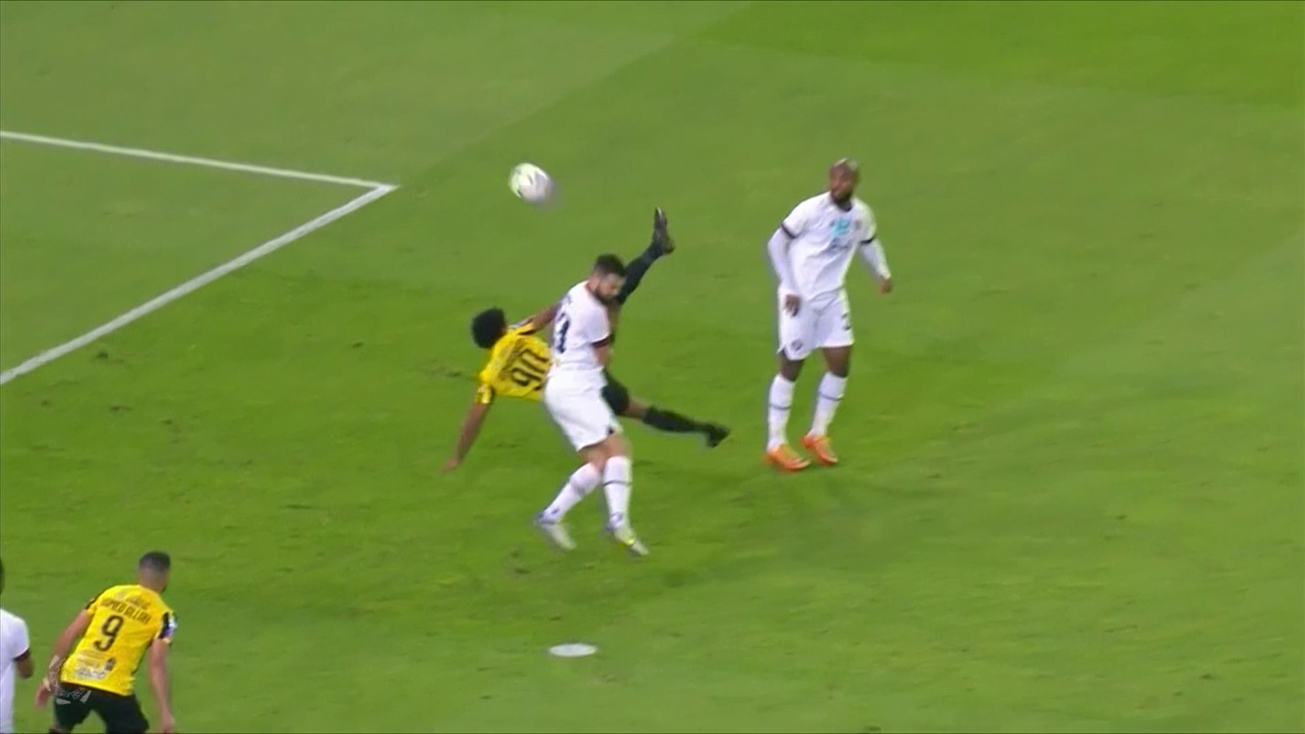 Romarinho, gol in rovesciata meglio di Rooney? - Football video - Eurosport