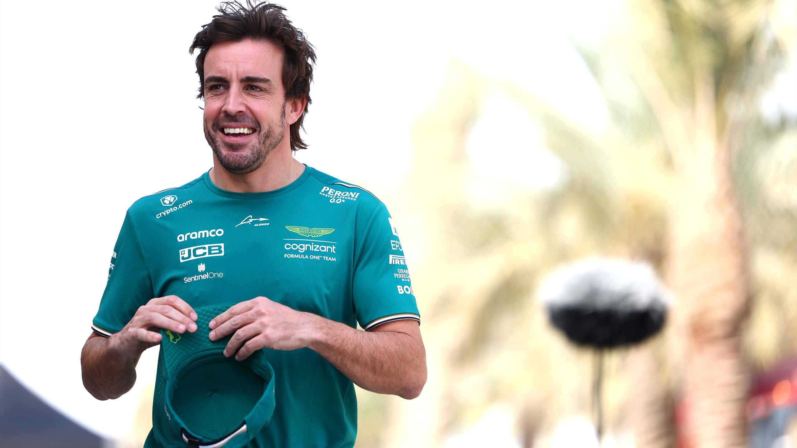 Fernando Alonso desata la ilusión con Aston Martin: segundo en los test de  pretemporada de Bahréin