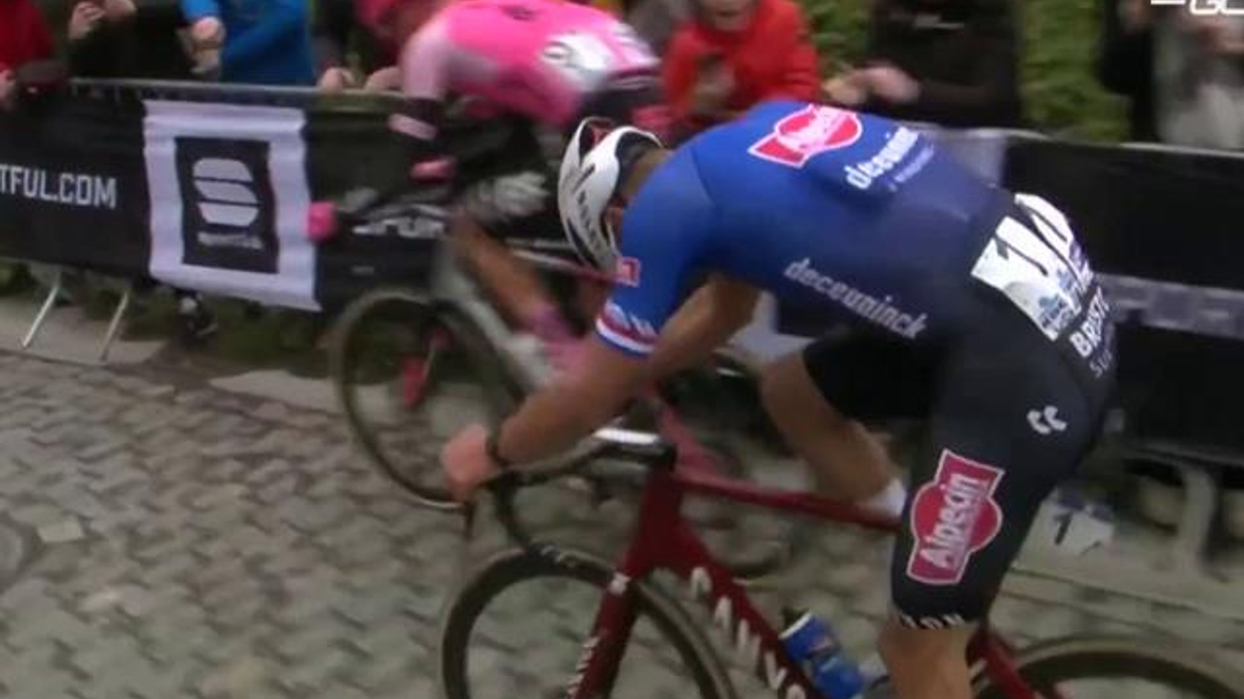 Ronde van Vlaanderen | Mathieu van der Poel heeft materiaalpech bij ...