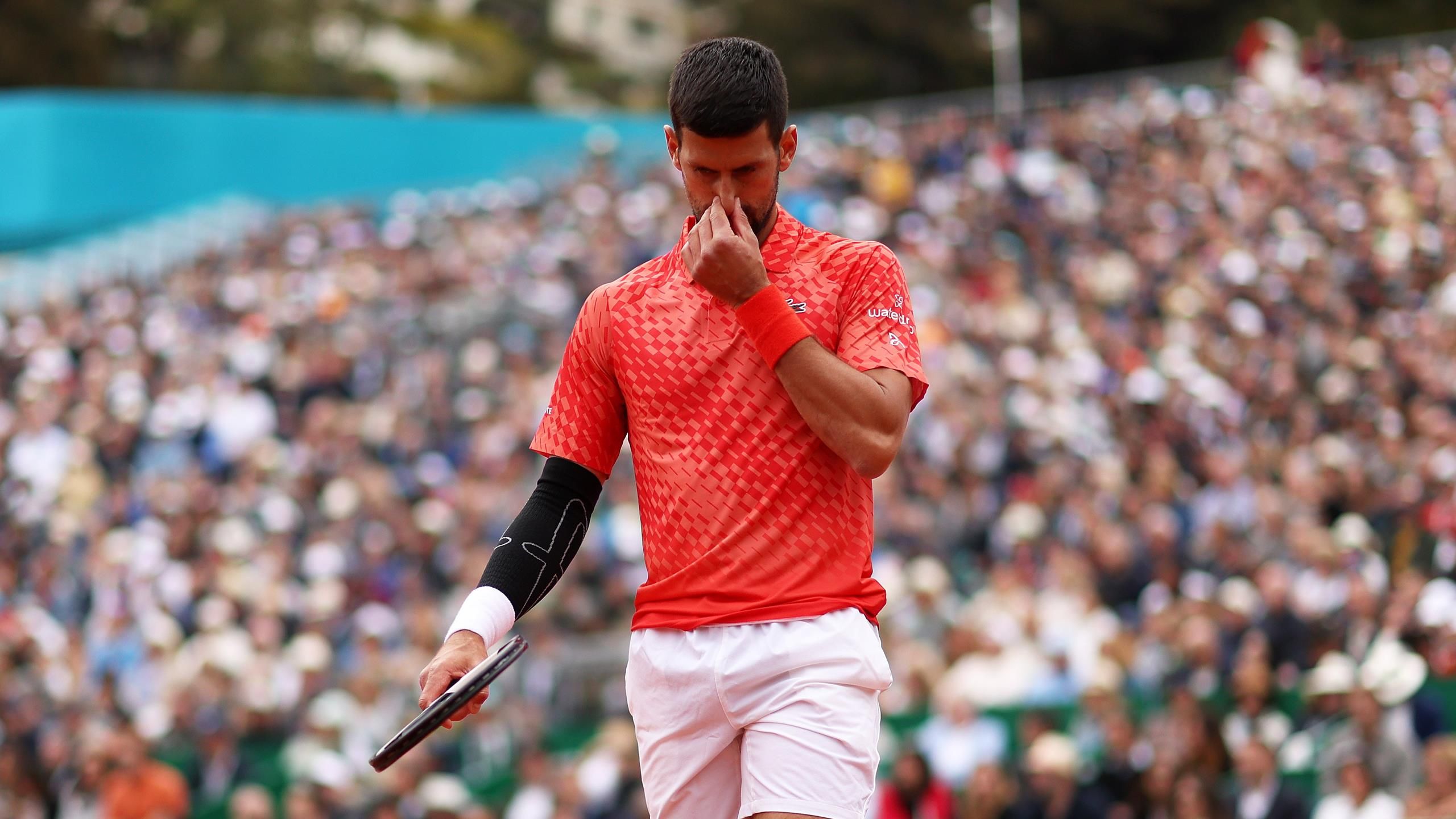 Novak Djokovic sofre, mas vence de virada Lorenzo Museti em Roland Garros -  Portal Ternura FM