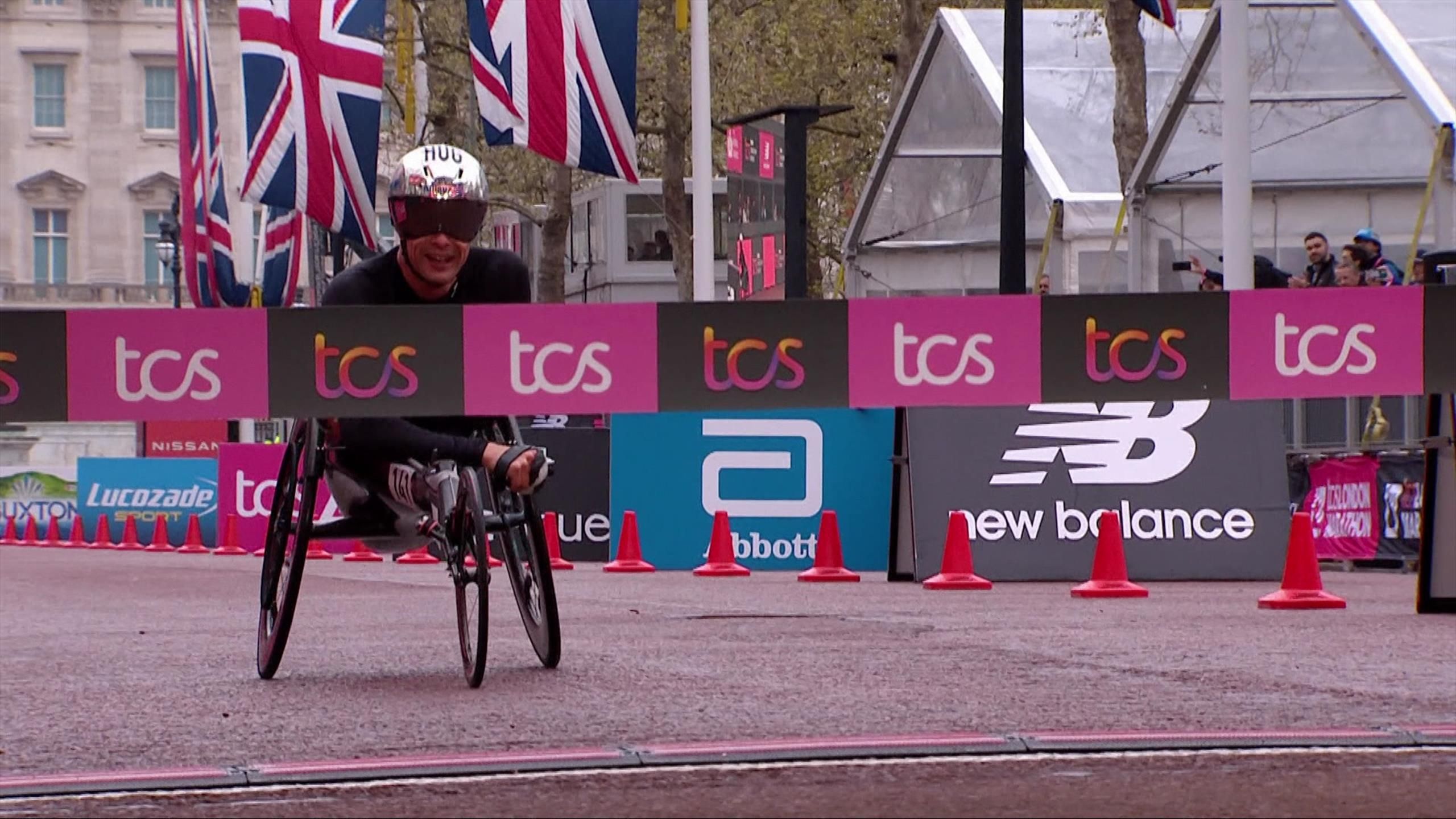 London-Marathon: Schweizer wiederholt Triumph im Rollstuhl-Rennen ...