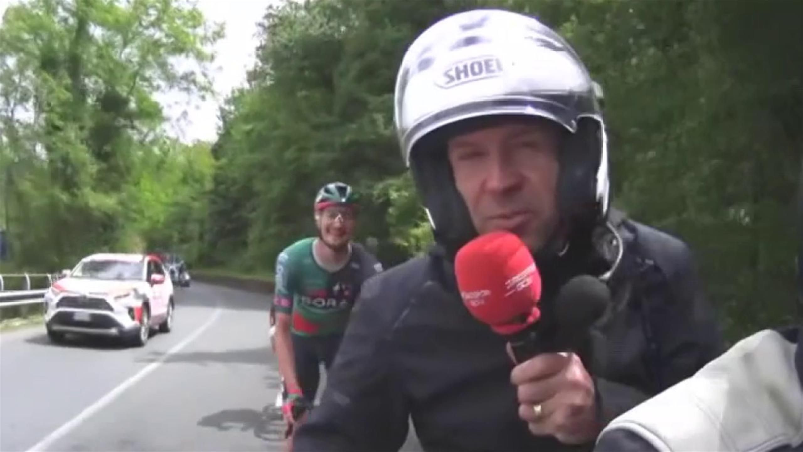 Denz schleicht sich bei Voigt zum Interview an - Cycling video - Eurosport