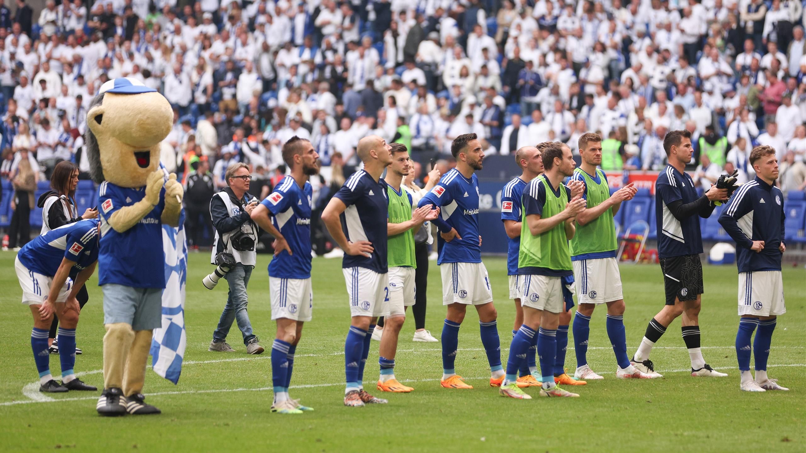FC Schalke 04 erkämpft Remis gegen Eintracht Frankfurt Herzschlagfinale am letzten Spieltag