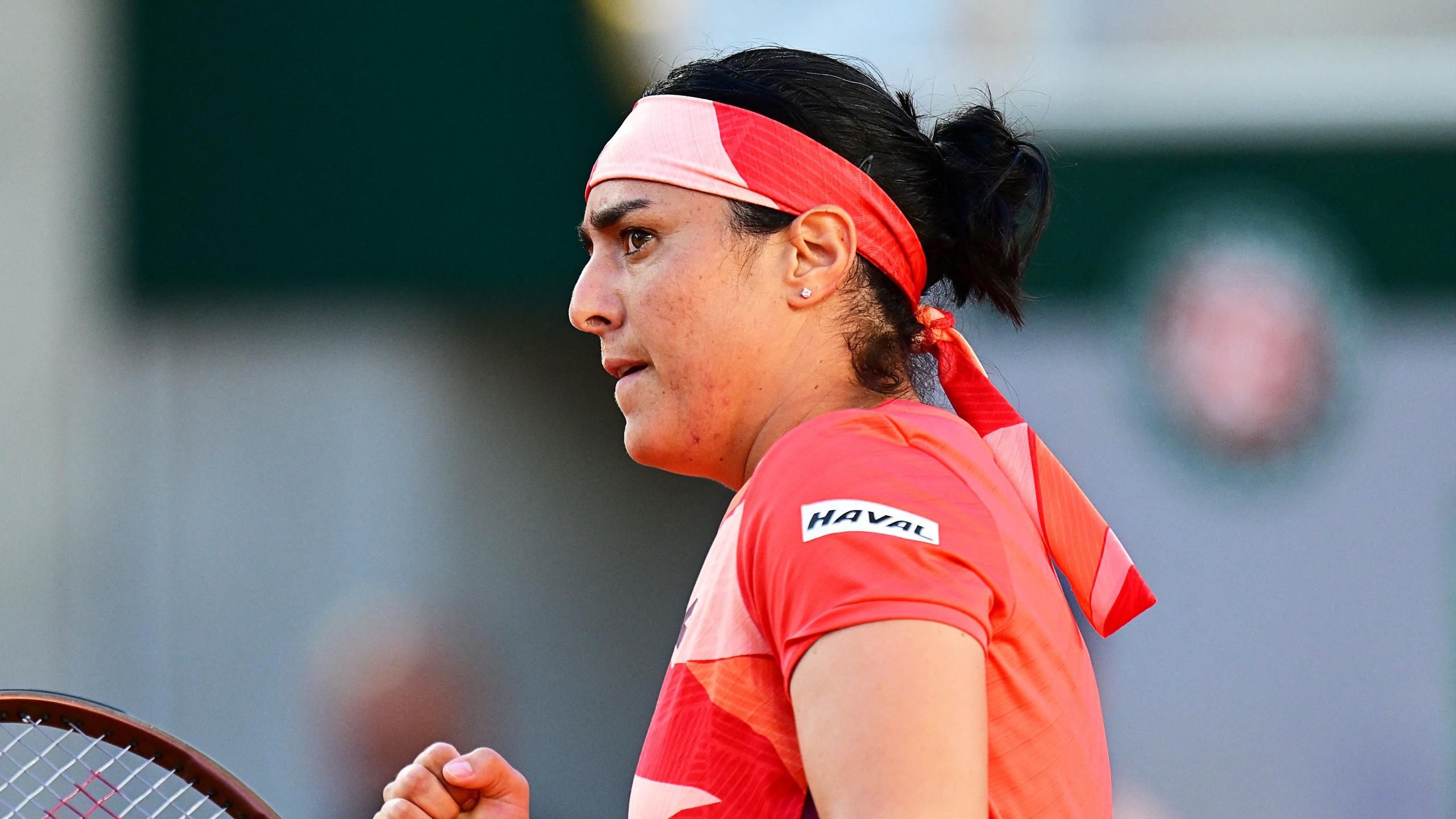 French Open 2023 Ons Jabeur fights back to down Olga Danilovic and make fourth round at Roland-Garros