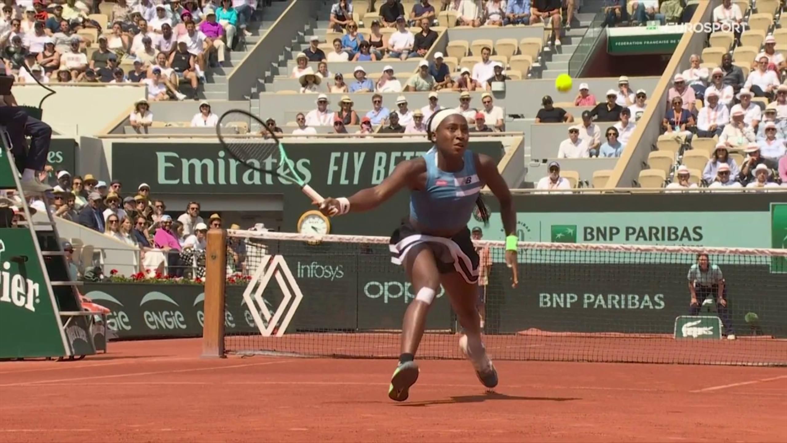 Świątek przełamała Gauff w 2. secie po wyjątkowej akcji - Tennis video ...