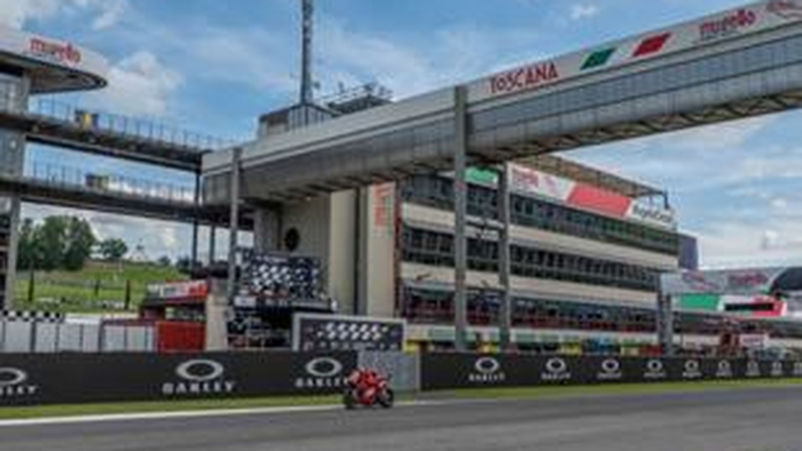 Pilota amatoriale di 53 anni muore al Mugello durante le prove libere ...