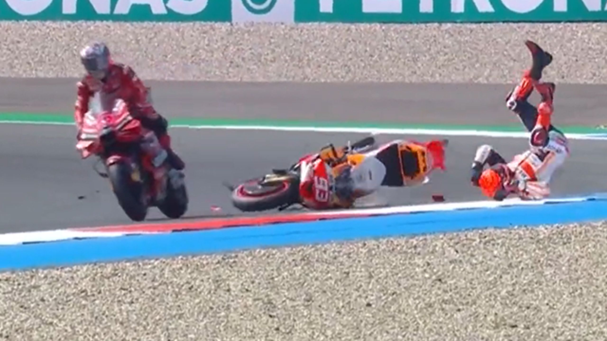 MotoGP | La nouvelle chute de Marc Marquez (Honda) lors de la ...