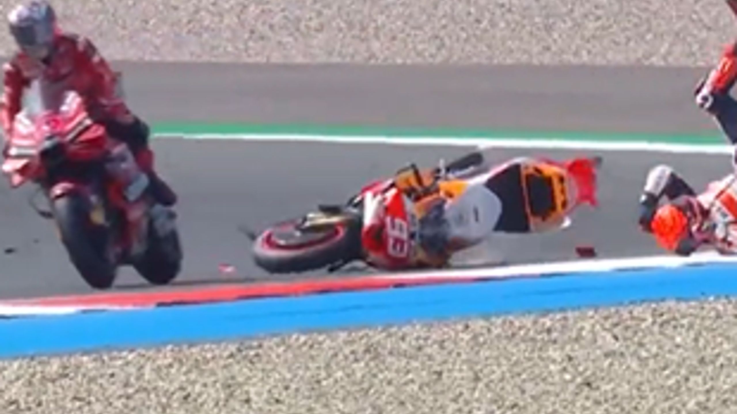 MotoGP | La nouvelle chute de Marc Marquez (Honda) lors de la ...